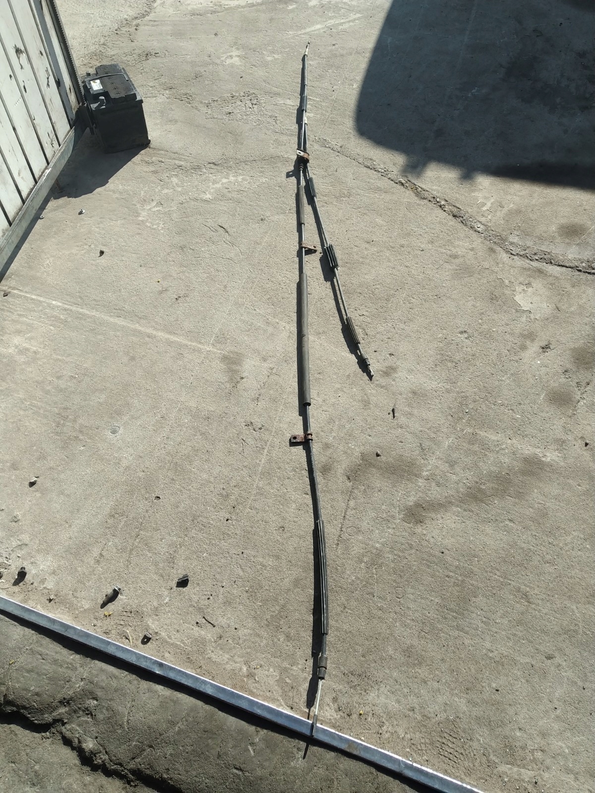 VOYAGER TOWN CARAVAN 08-19R ГАЛЬМІВНІ ТРОСИ L + P ЗЗАДУ