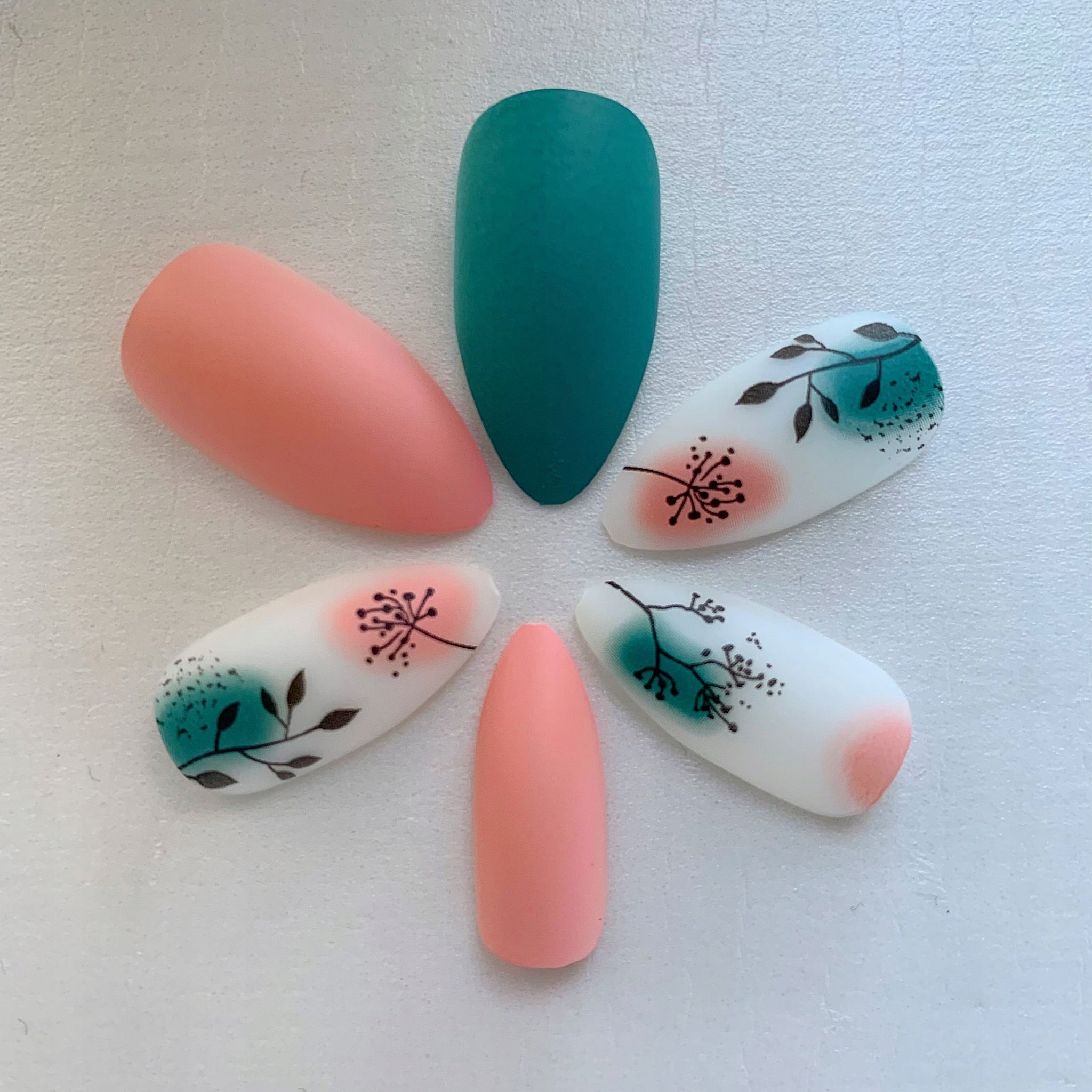 PASDE 3315 TIPSY ART FLORAL 3315 Kształt migdałowy