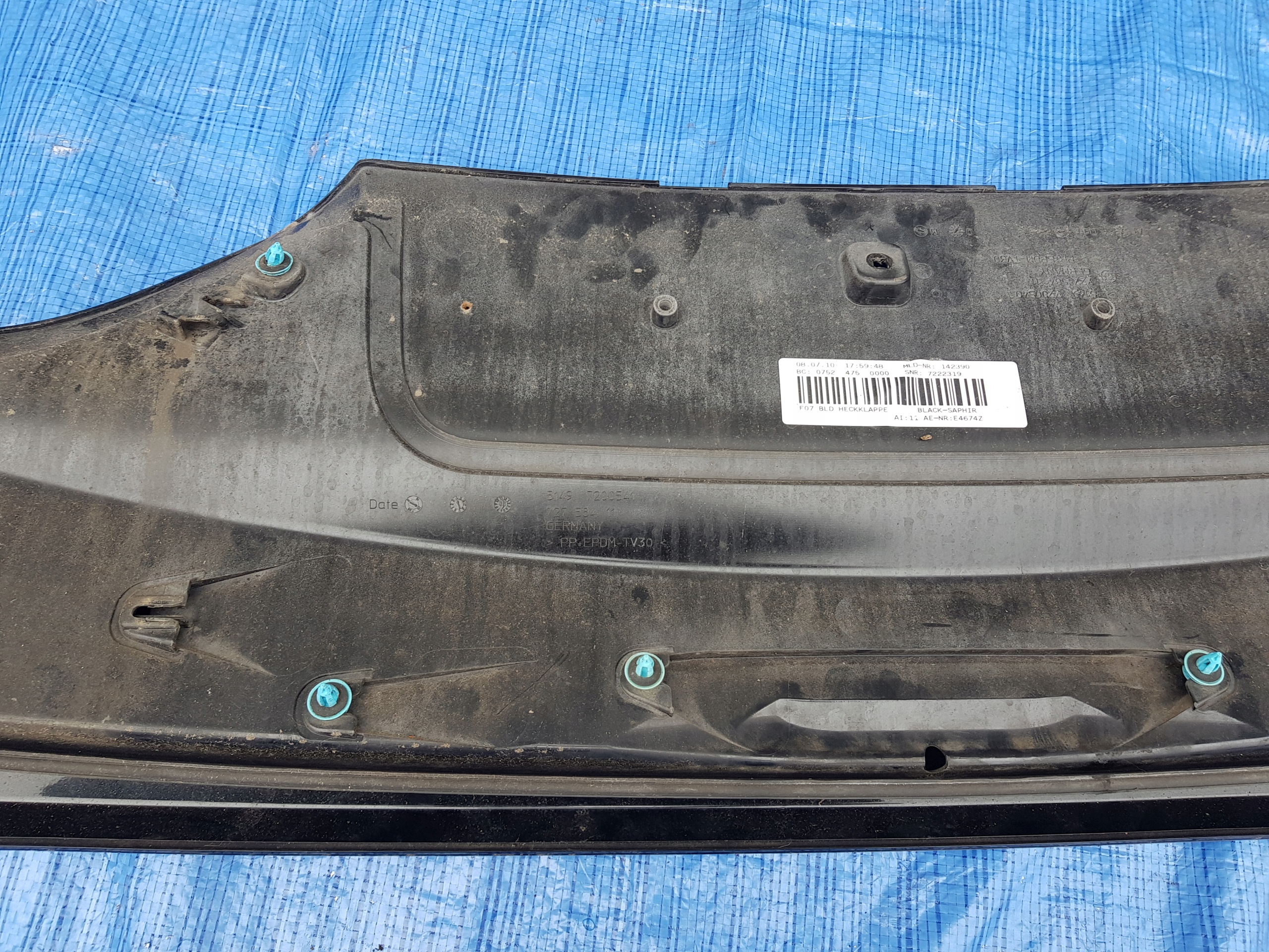 trunk door BMW 5 GT F07 BLACKSAPPHIRE 475 moulding cap