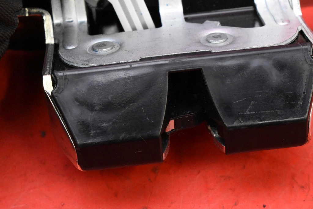 lock bonnet rear part boot KIA SPORTAGE 5 V 21-25