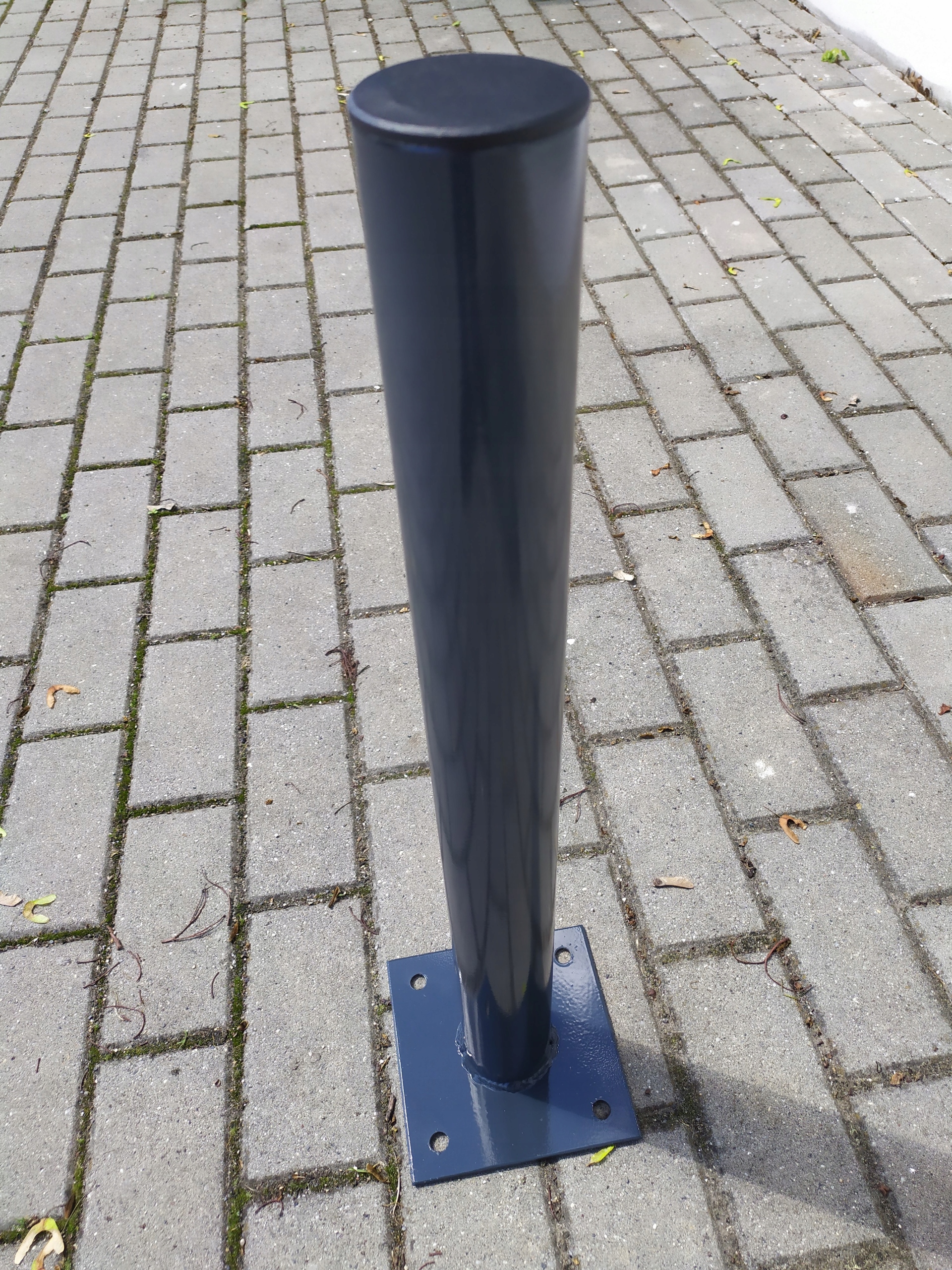 SŁUPEK PARKINGOWY NA PODSTAWIE ANTRACYT 75CM Marka inna