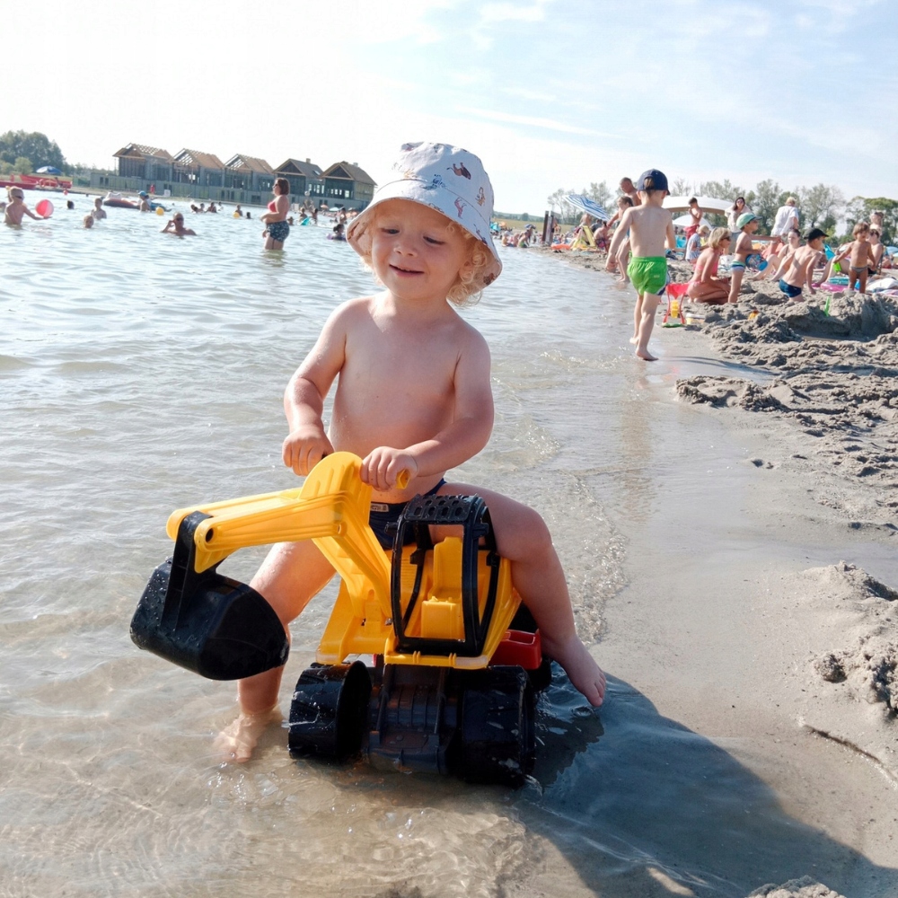 WIELKA KOPARKA LENA JEŹDZIK RUCHOMA ŁYŻKA DO 50KG DO PIASKU WYTRZYMAŁA Minimalny wiek dziecka 0