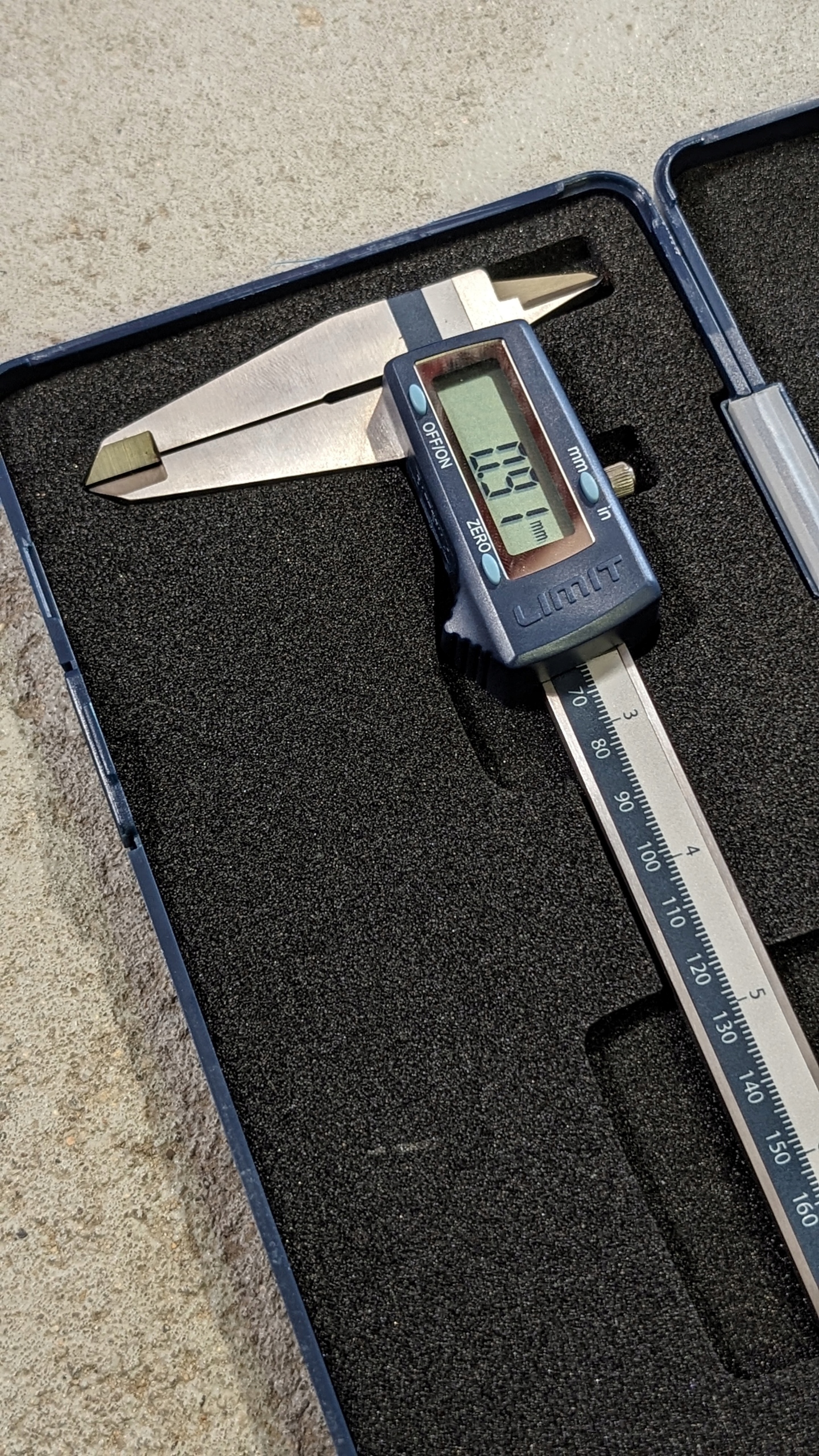 Suwmiarka elektroniczna cyfrowa profesjonalna CDH 300mm Limit Kod producenta 190140608