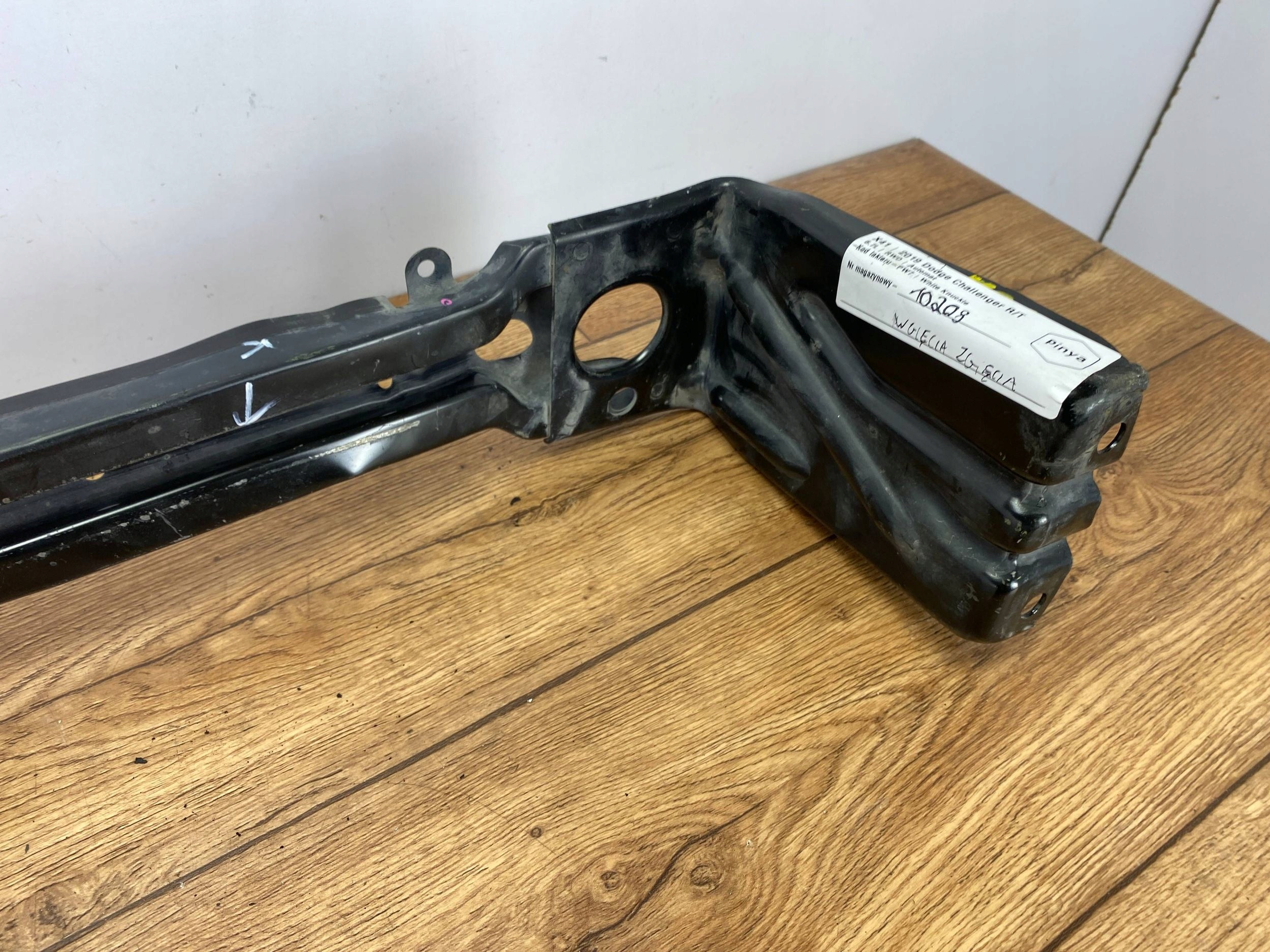 lower holder radiator Dodge Challenger 2015+