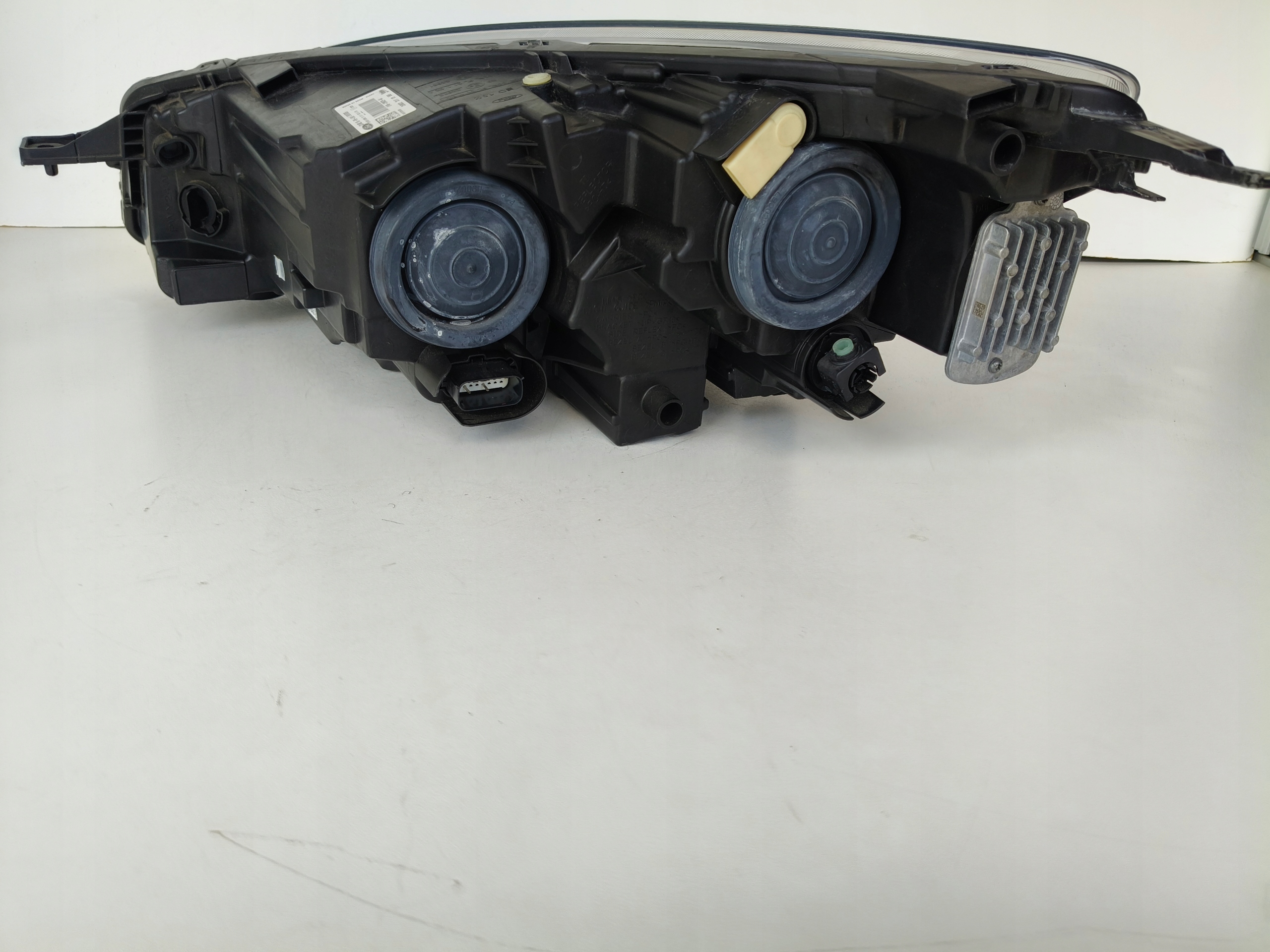 light right REFLEKTOR FORD KUGA MK3 19- LED