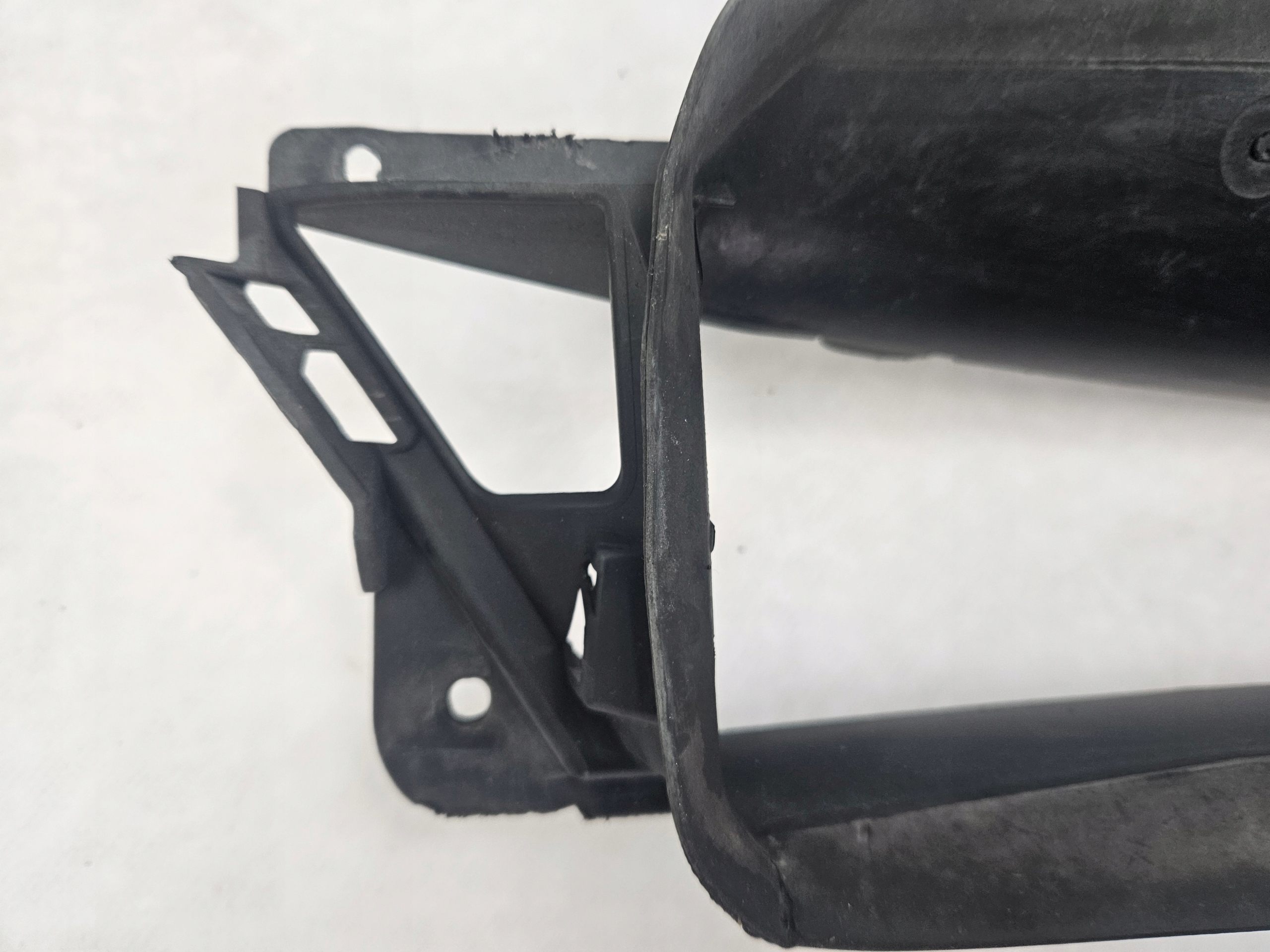 tesla MODEL S РЕСТАЙЛИНГ 2016 -> впуск канал дефлектор воздушный 1057847-00-E