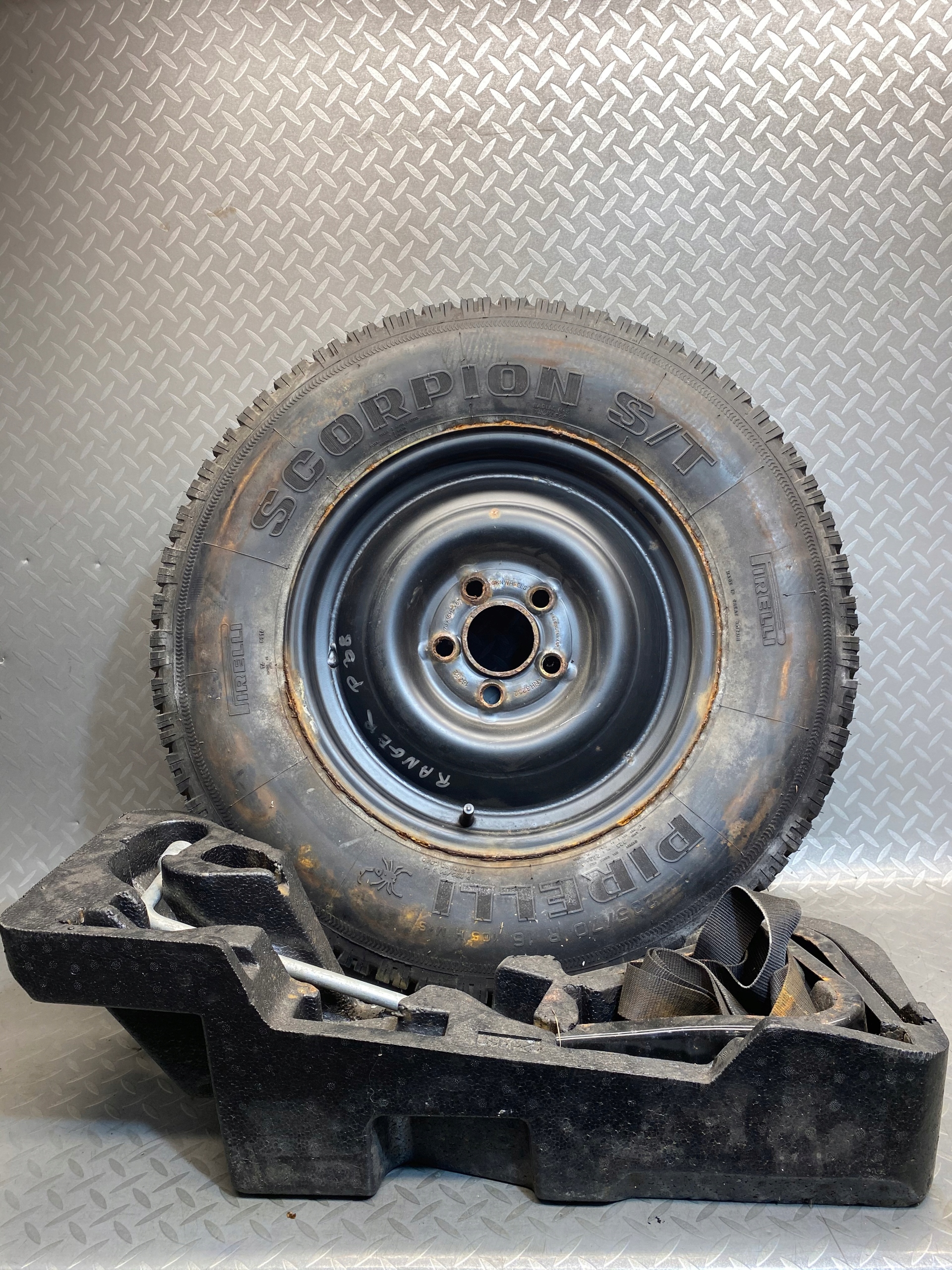 Сталевий диск запас R18 235/70 RANGE Rover II P38