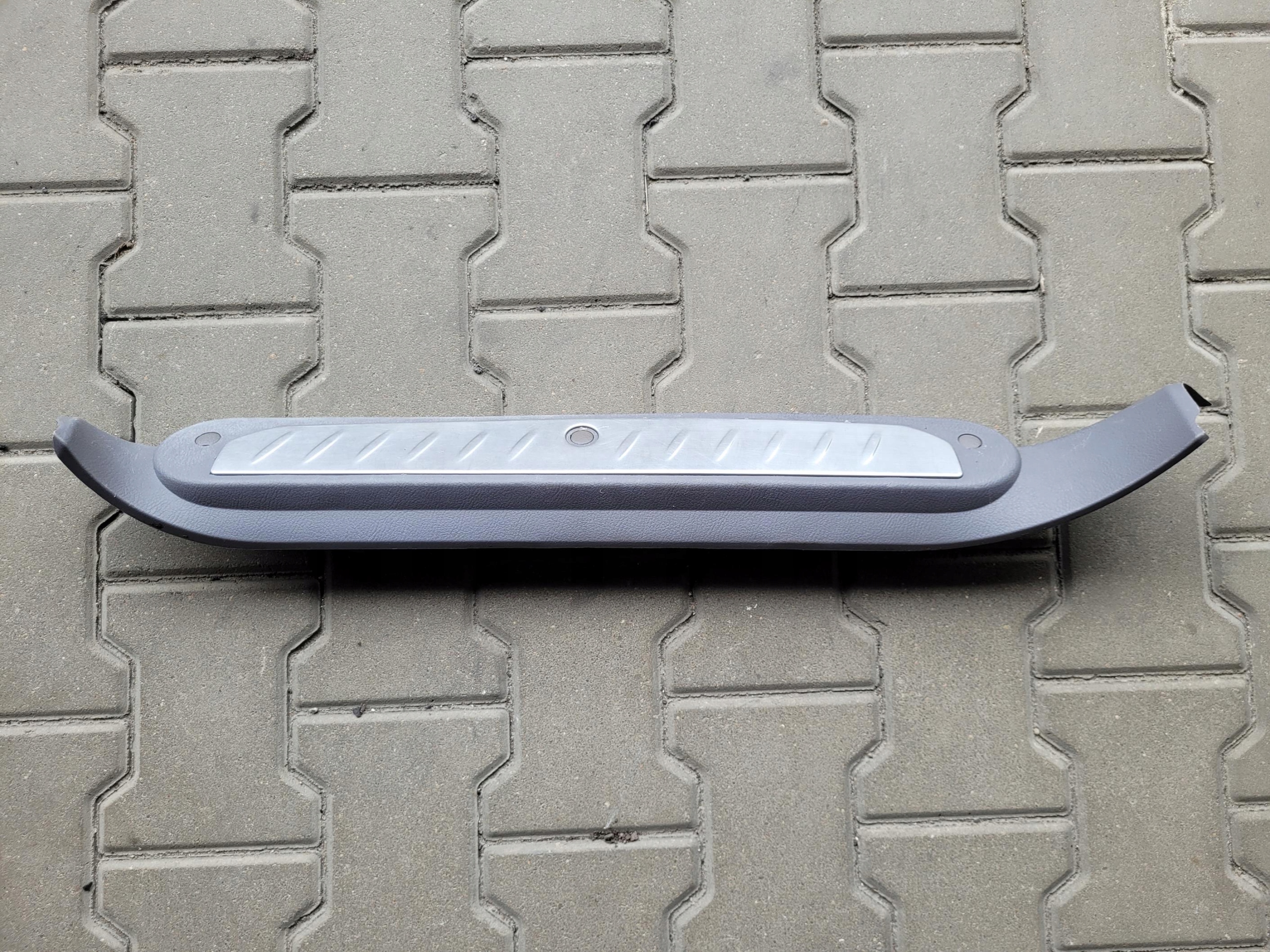 moulding cap threshold left front 77260-21001 SSANGYONG RODIUS II