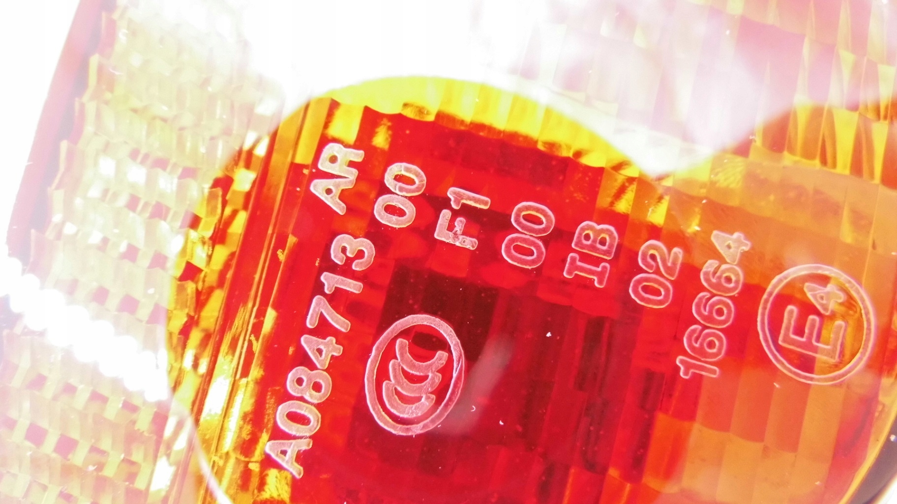 LAMPA TYLNA LEWA PRZECIWMGIELNA EcoSport/Kuga Mk2 Strona zabudowy lewa