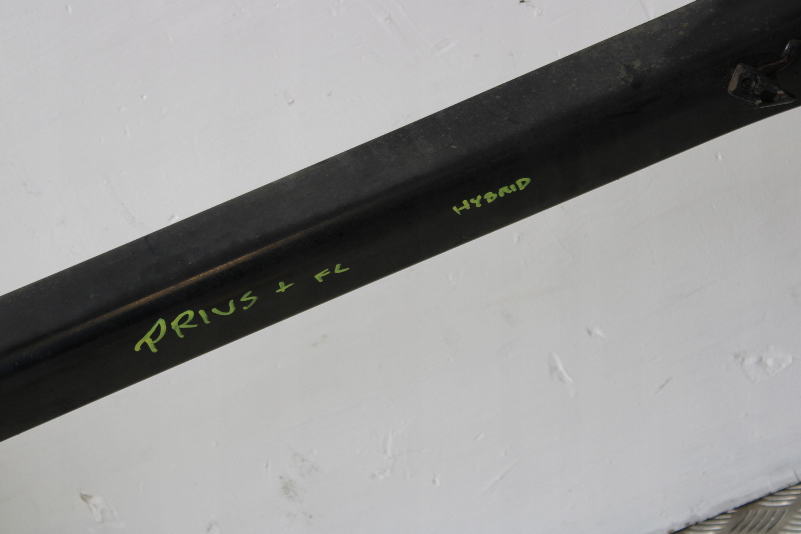 axis OSKA sususpension rear part sider TOYOTA PRIUS + plus LIFT