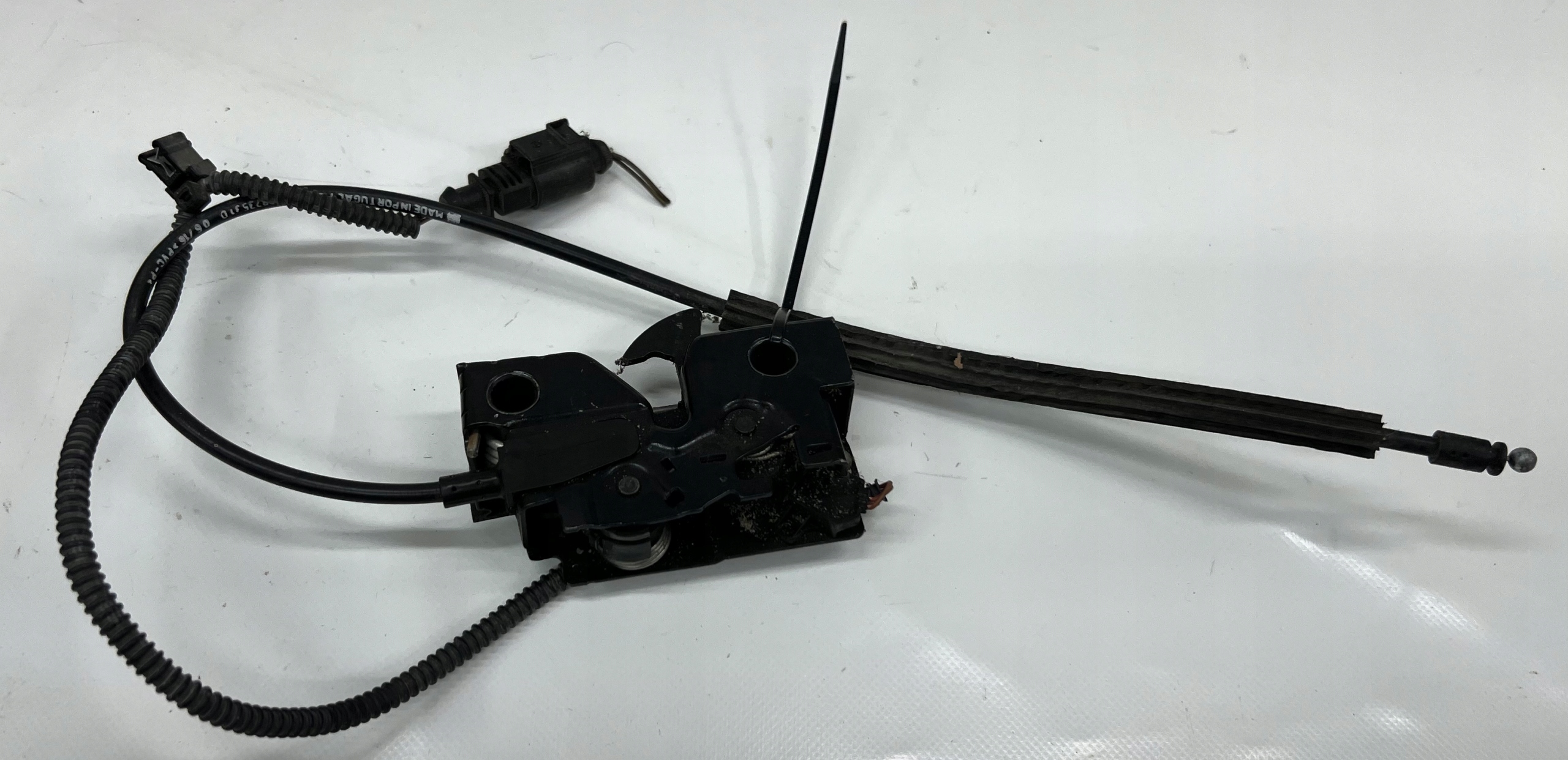SEAT LEON III ЗАМОК КАПОТА 5F0823509C