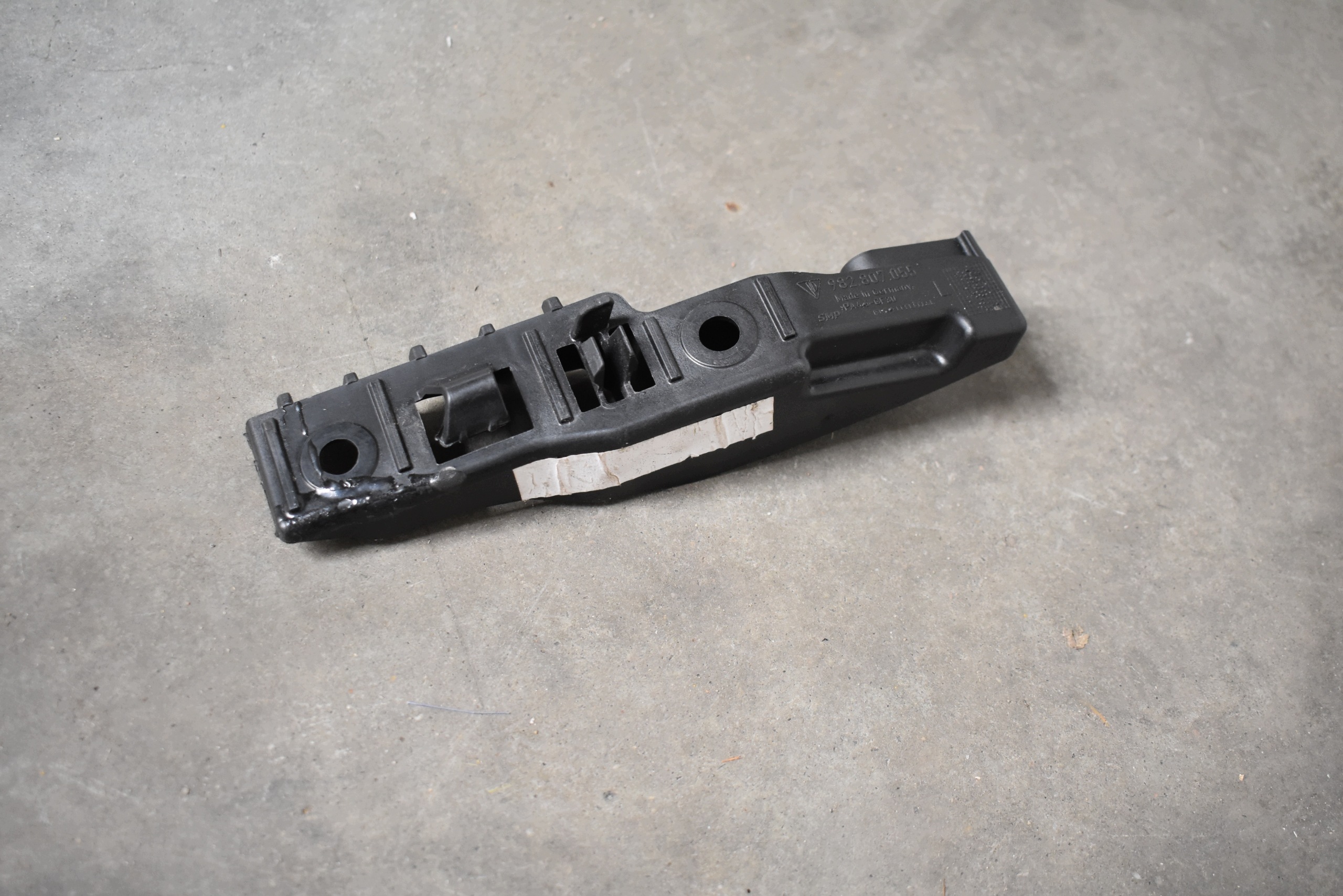 IDEALNY support bracket console left PORSCHE 982