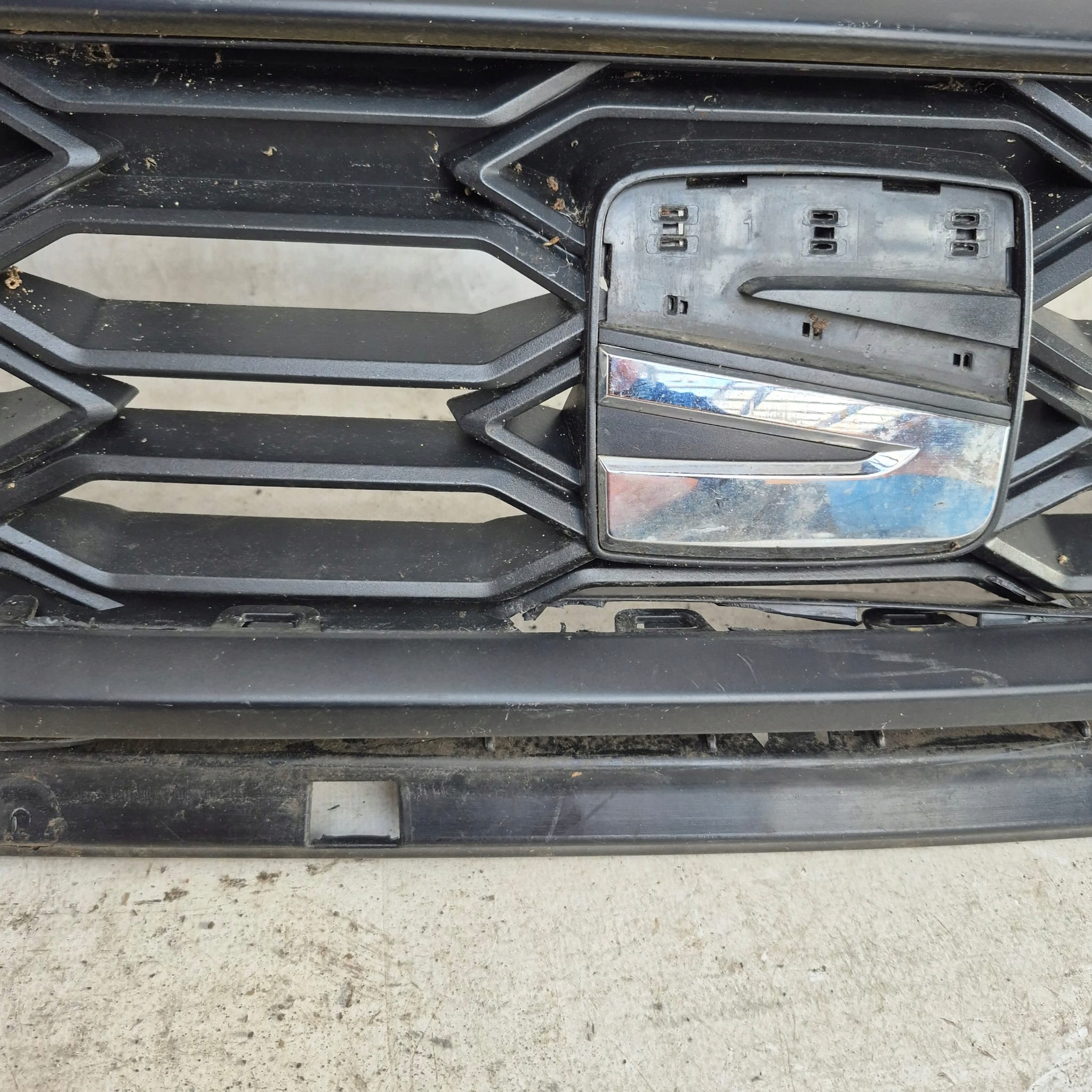 SEAT LEON III 3 FR LIFT 16-20 Grill Grill