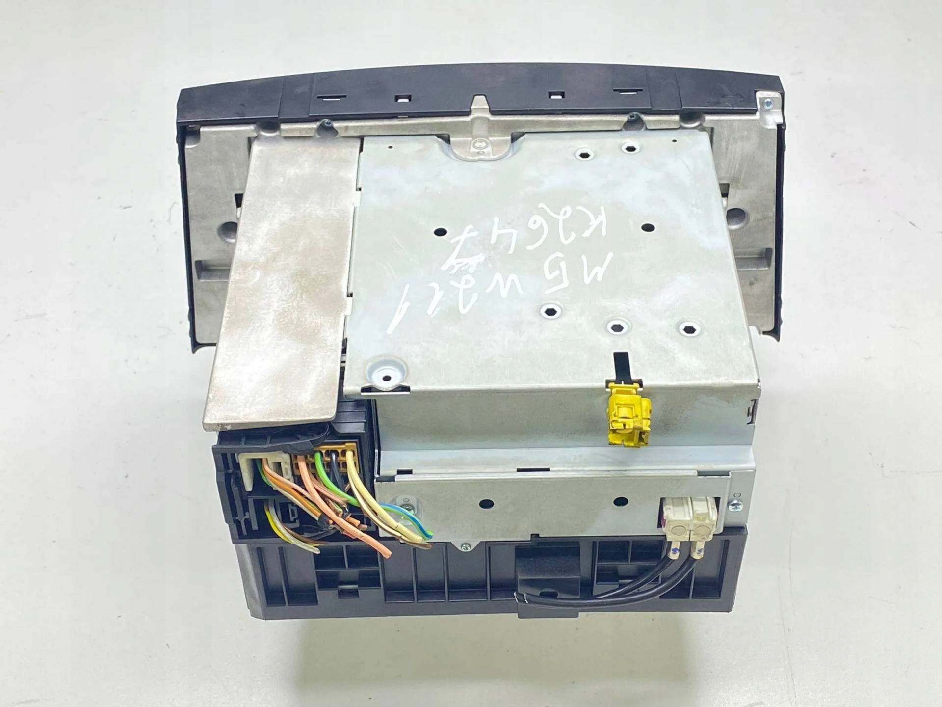 Radio samochodowe Mercedes-Benz E W211 facelift 2009 A2199000700
