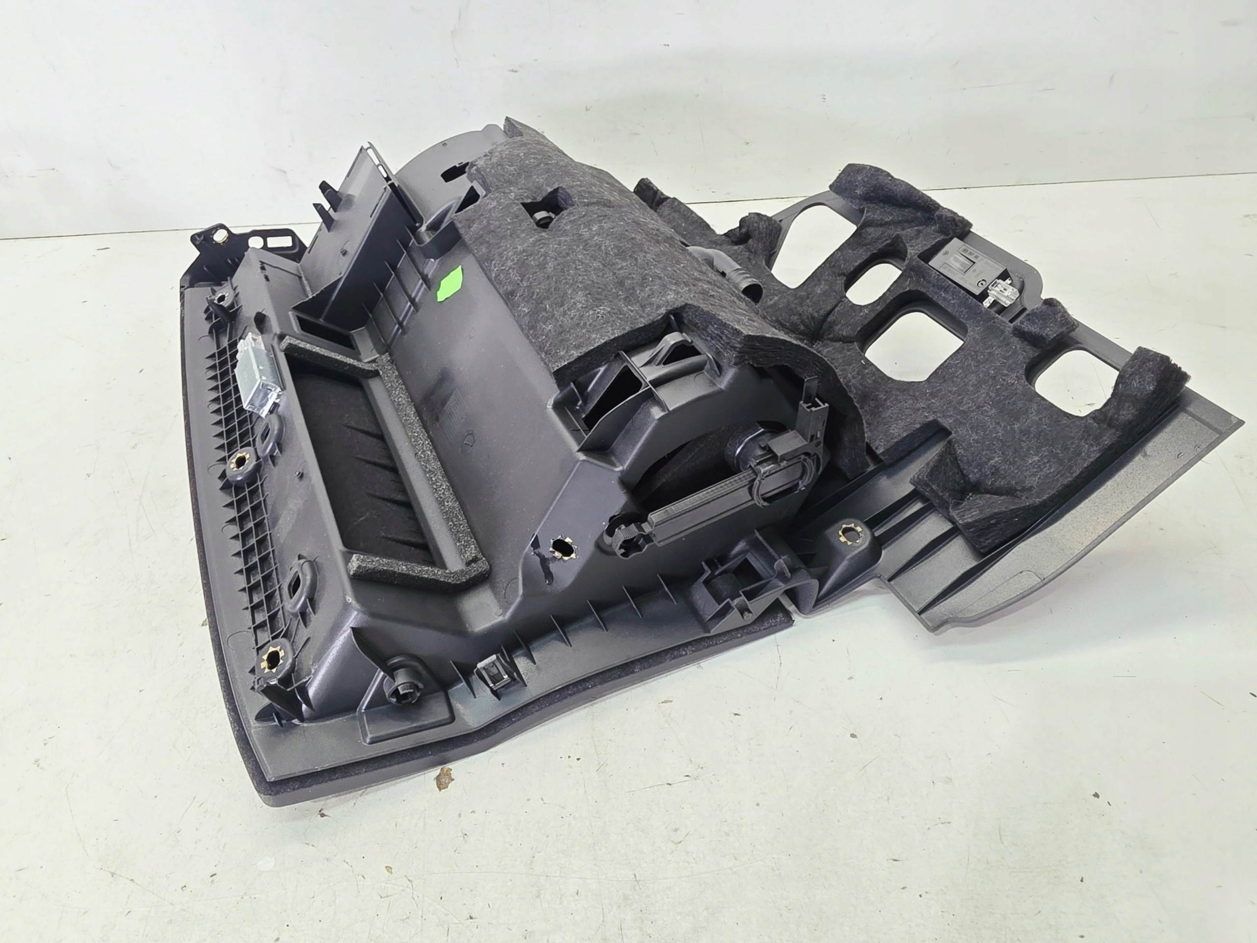 Handschuhfach des Beifahrers AUDI A4 B9 A5 8W 8W2857035 6PS UK