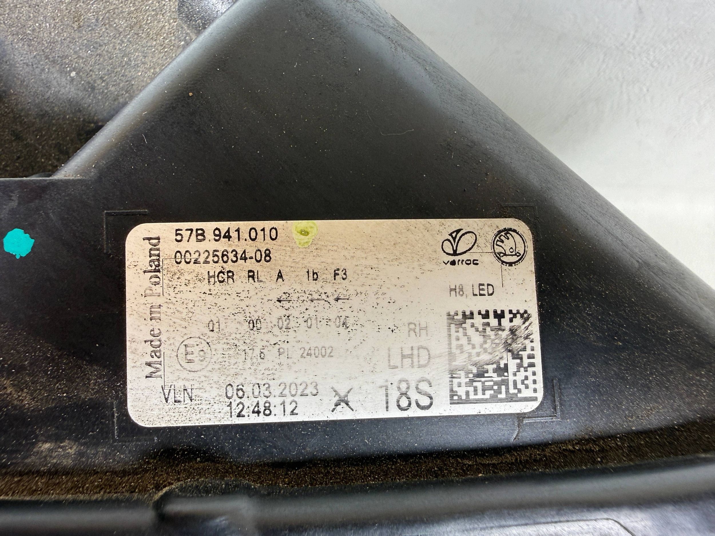 Skoda Karoq 17- 57B light right front front