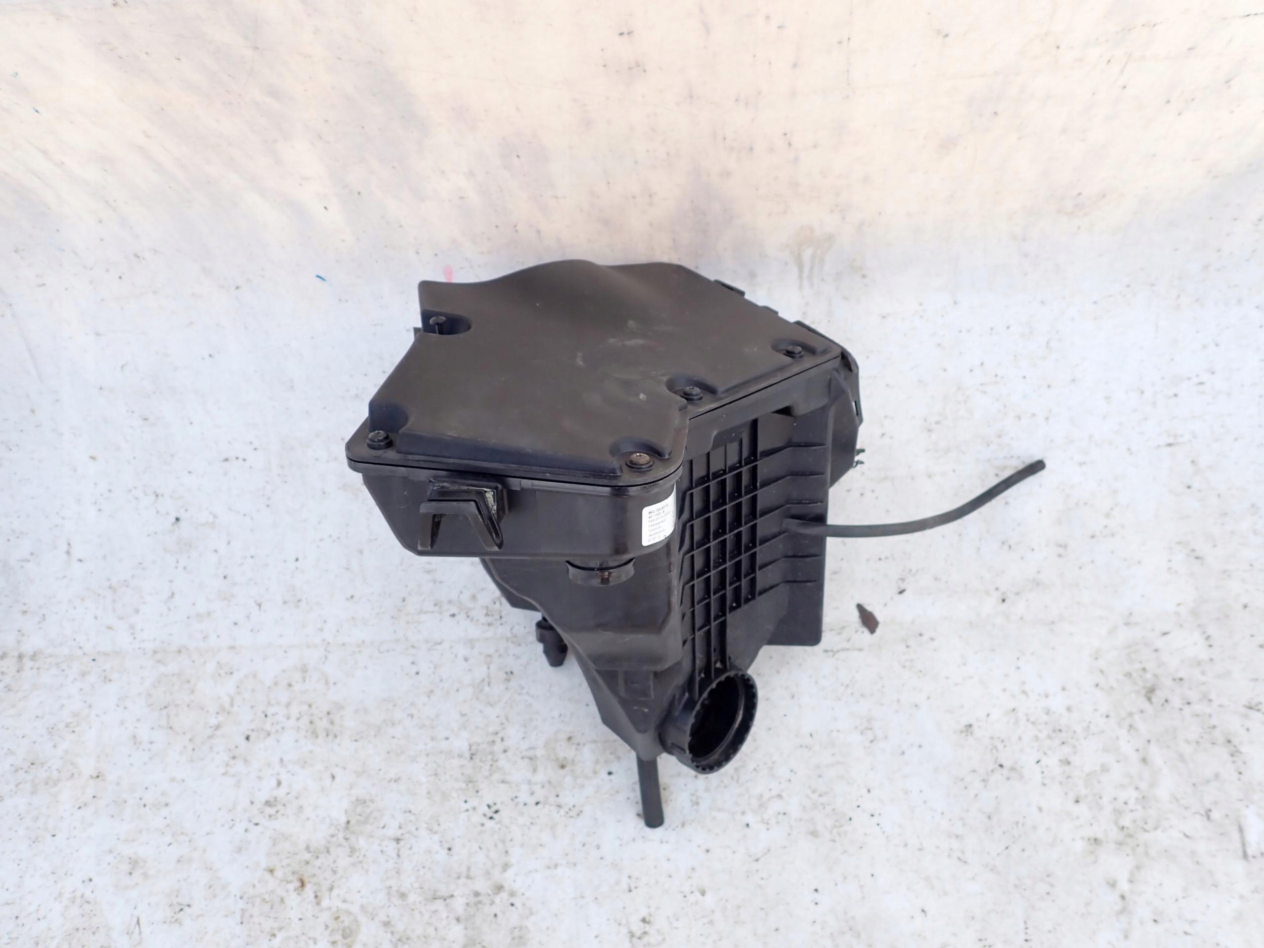AUDI A4 B8 8K filter vzduchový