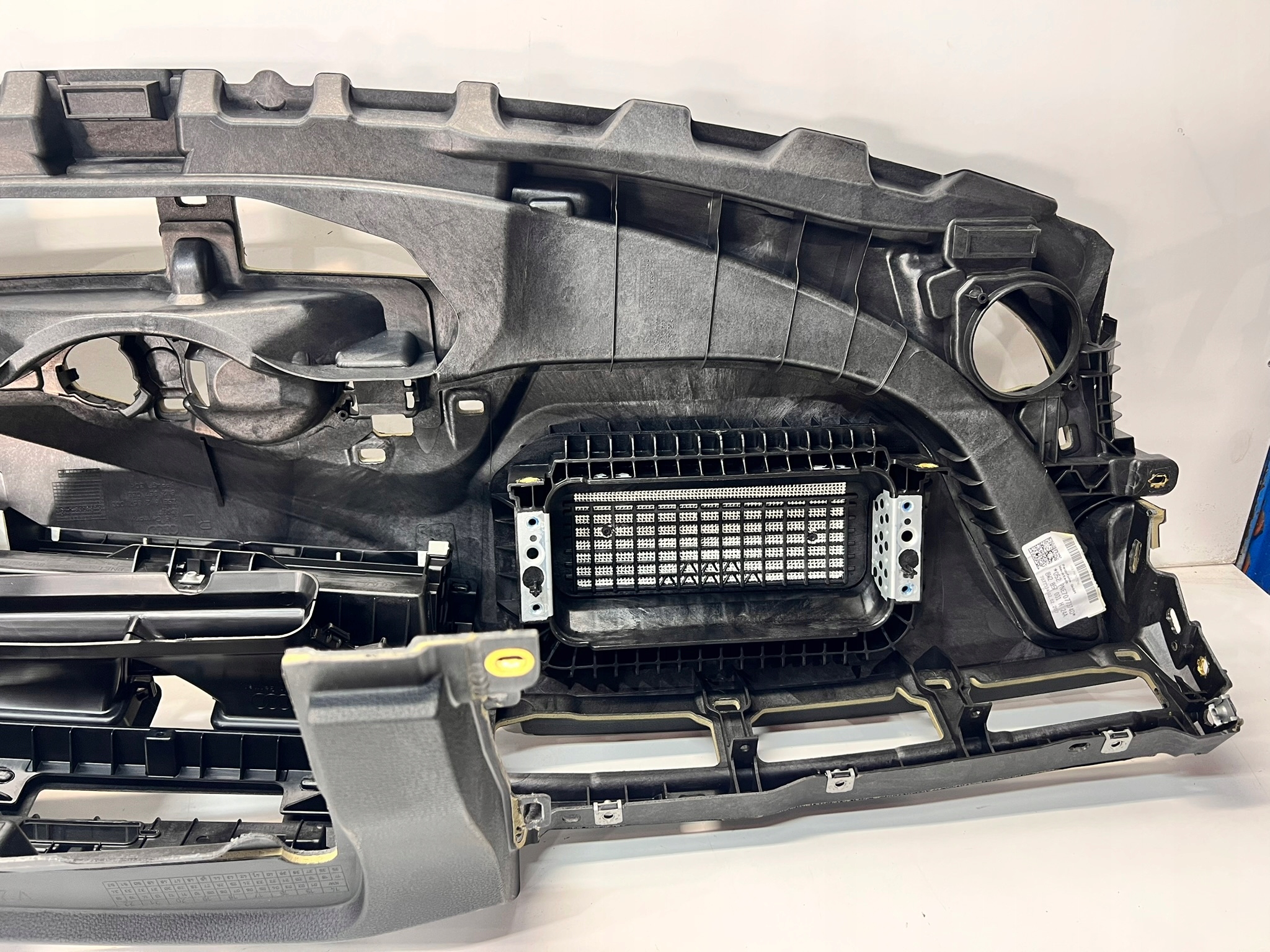 dashboard cockpit console AUDI A4 B9 8W2857001H UK