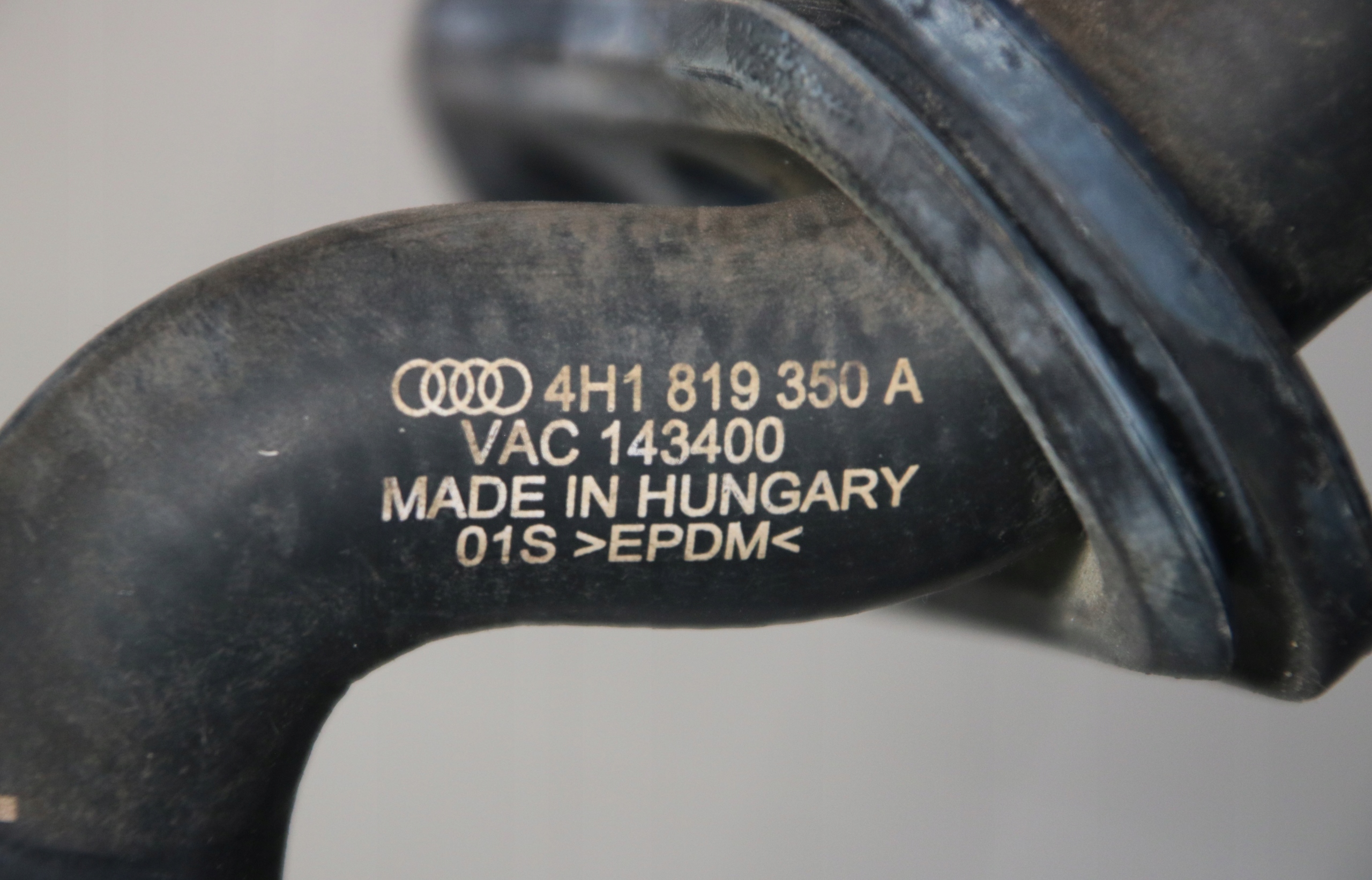 AUDI A8 D4 3.0 TFSI cijev prijenos vode 4H0121485AG