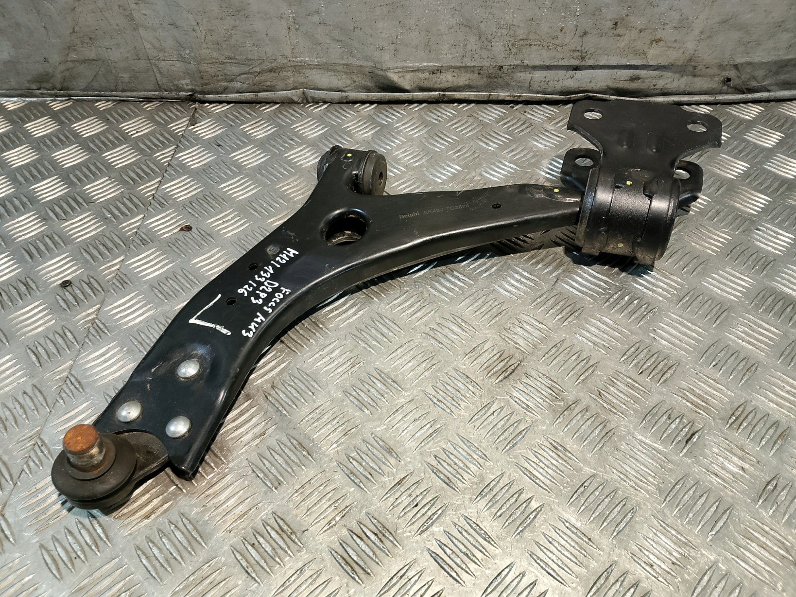 arm left front left front FORD FOCUS MK3 1.6 TDCI DELPHI AK40J TC2674