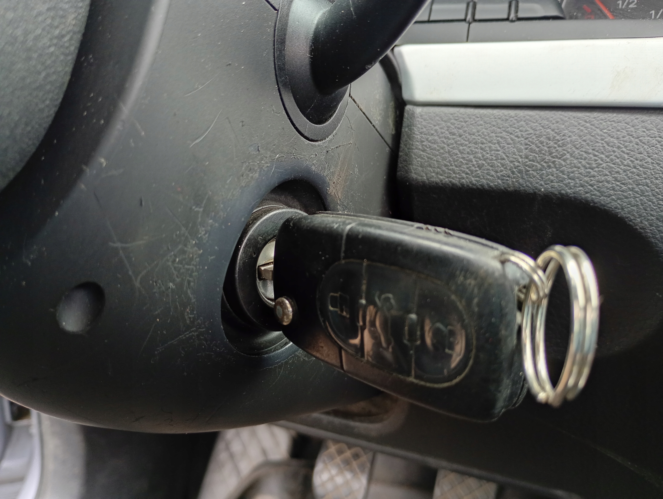 Audi A4 B6 00-06 ignition Z KLUCZYKIEM 2.4