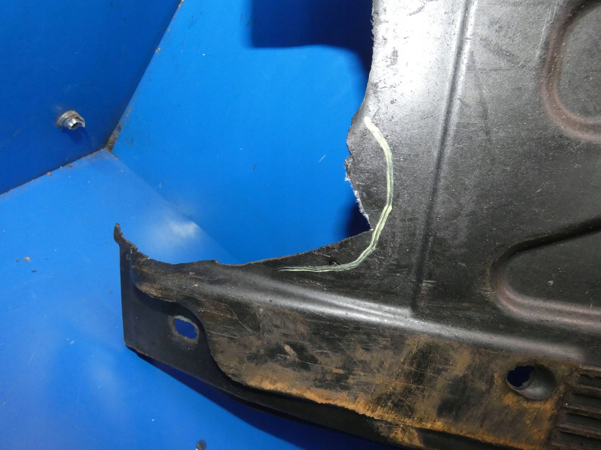 MERCEDES C KLASA W205 cover chassis lower left
