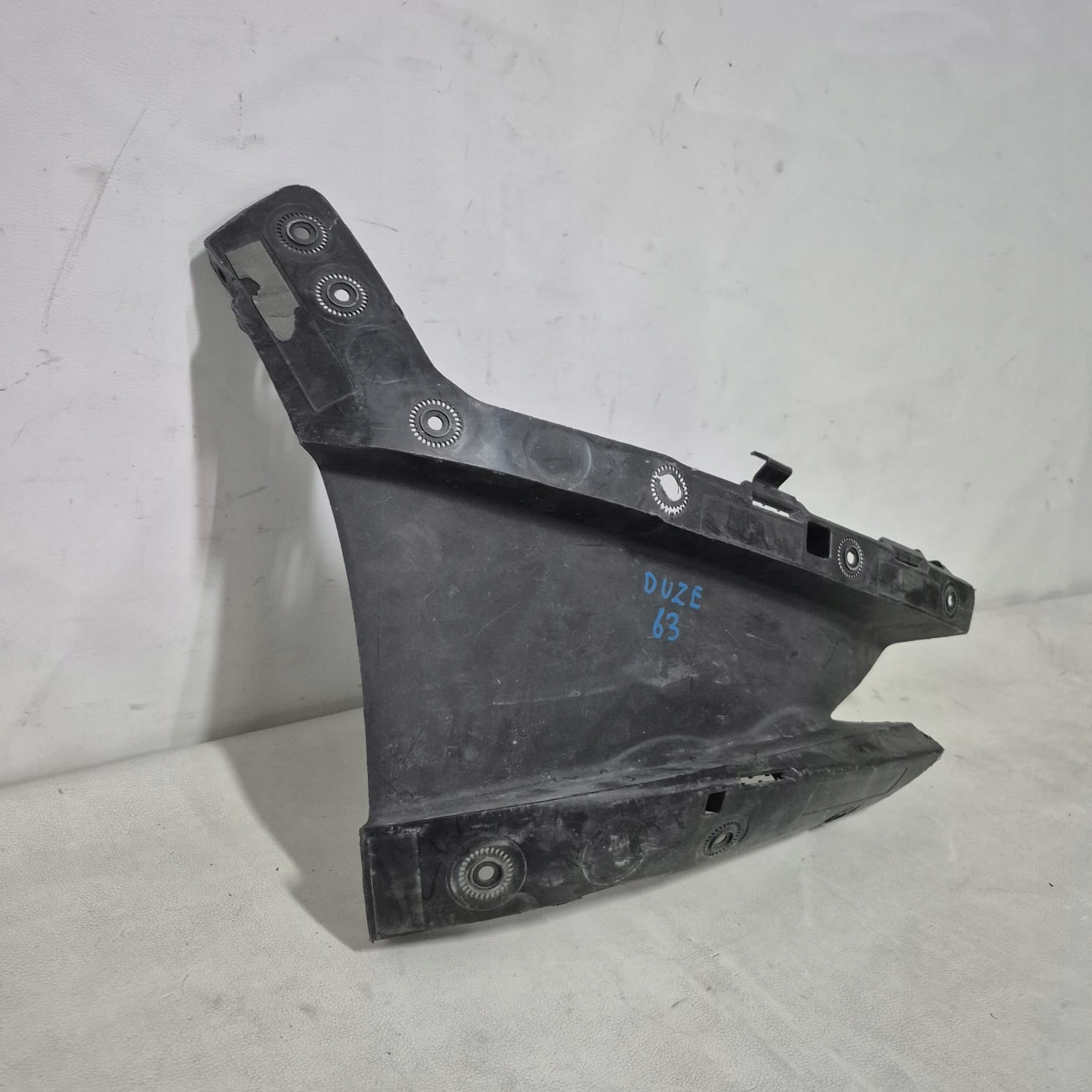 TESLA MODEL 3 -> air duct air line console right front 1694326-00-G
