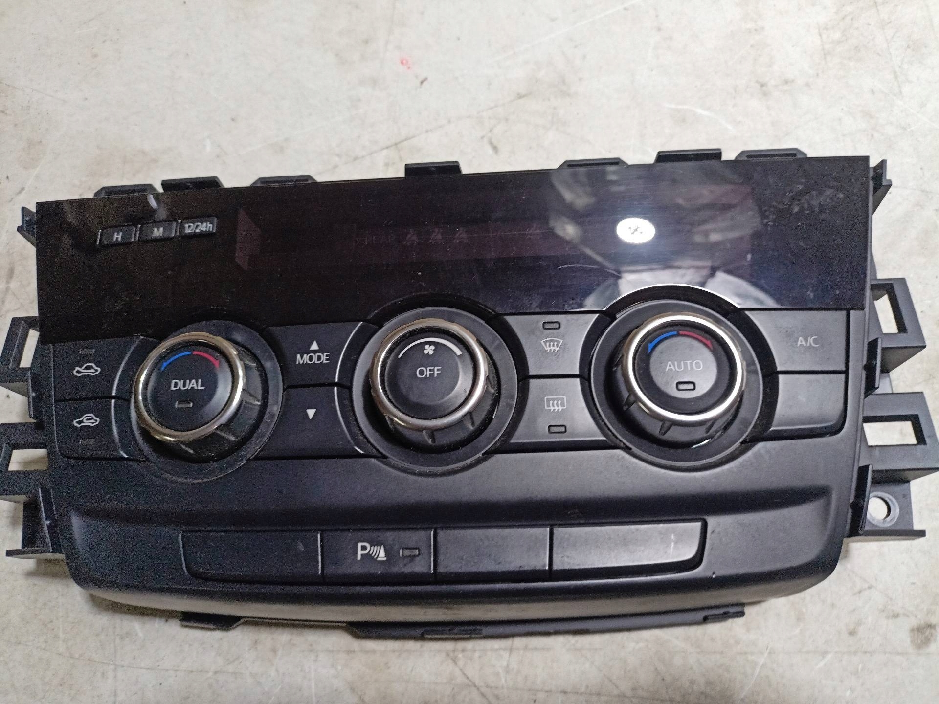 vezérlö panel a klímának Mazda 6 3 GJ 2013 GJH561190E