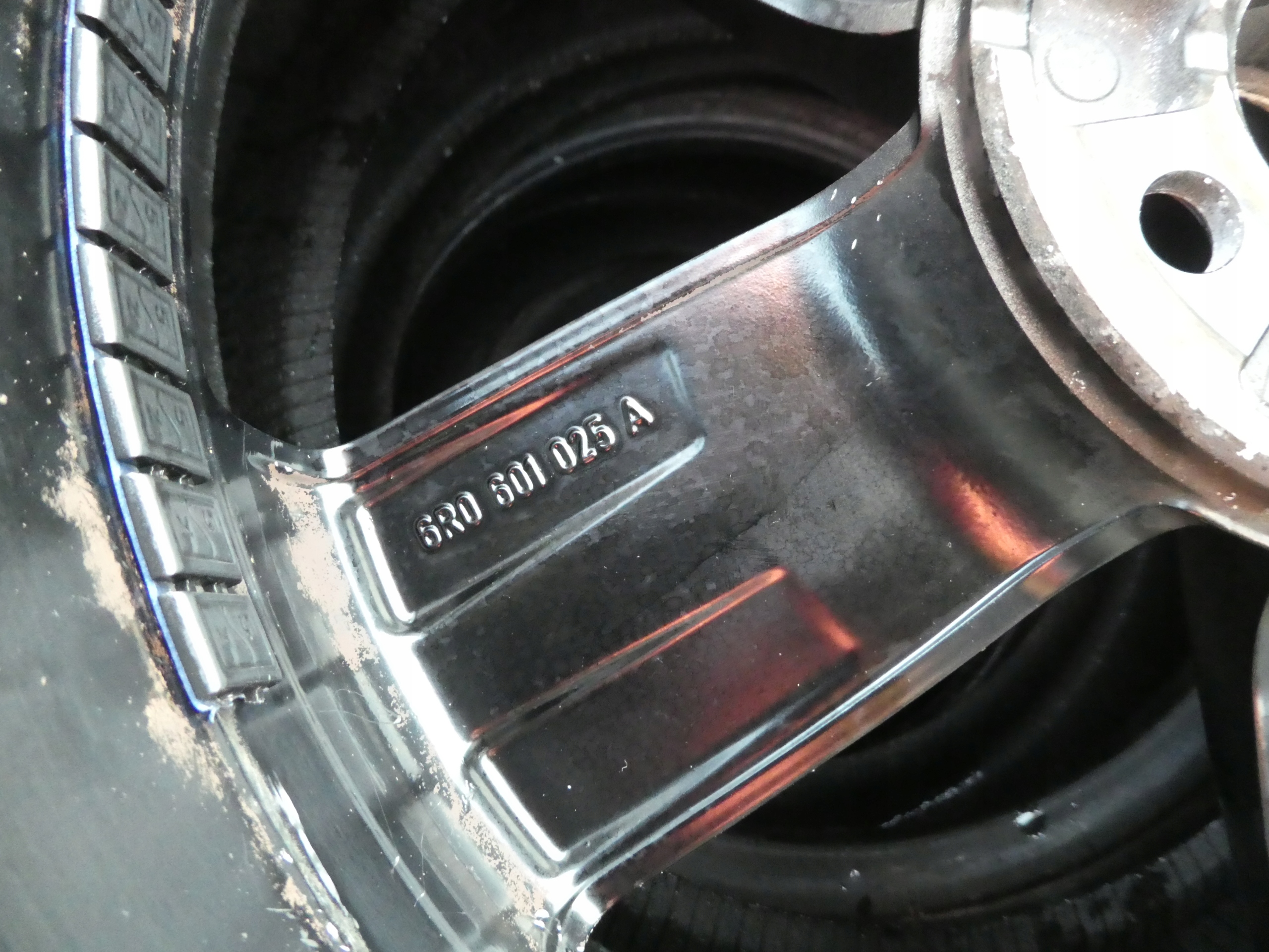 1X disk hliníkový disk VW POLO 6R0601025A