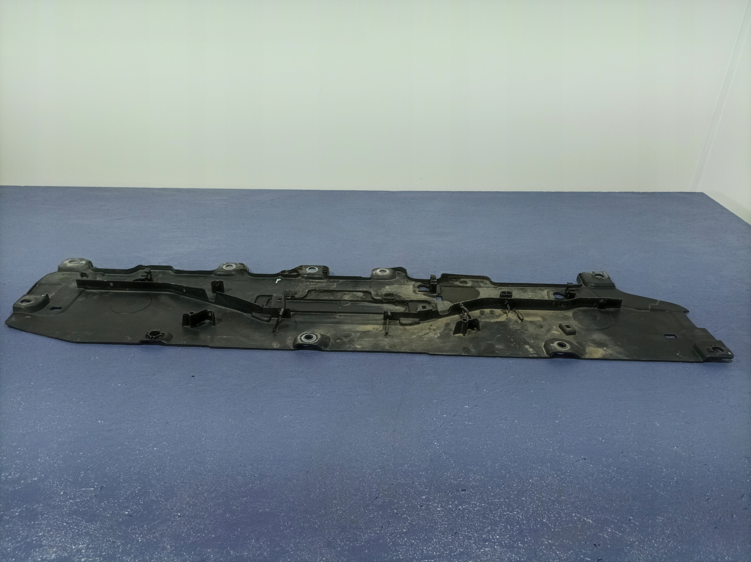 VOLVO S90 V90 II 16- OSŁONA PŁYTA PODWOZIA LEWA 31383649 Typ samochodu Samochody osobowe