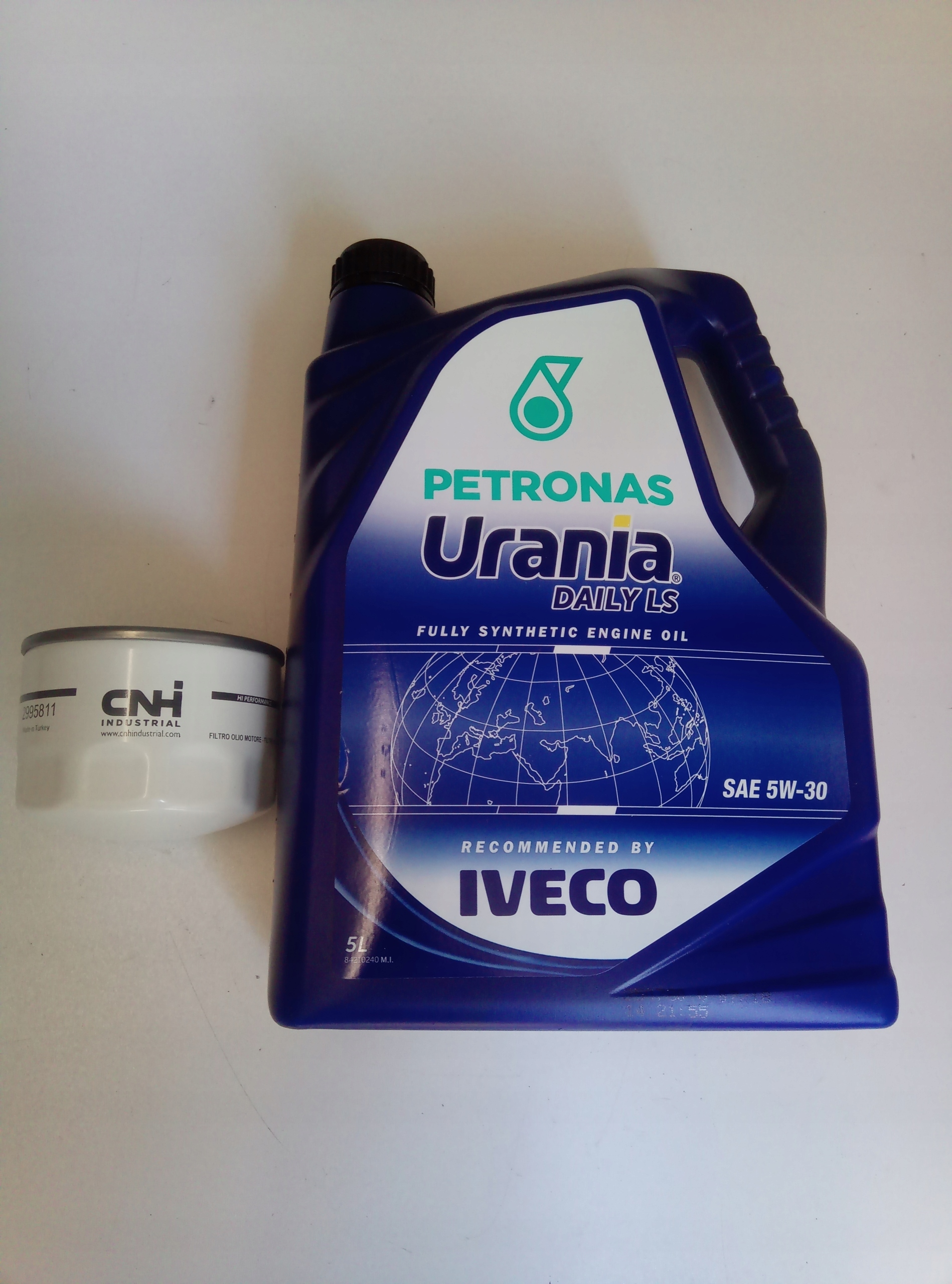 2xOlej Petronas Urania Daily LS 5w30 E5 +filtr 2.3 Rodzaj syntetyczne