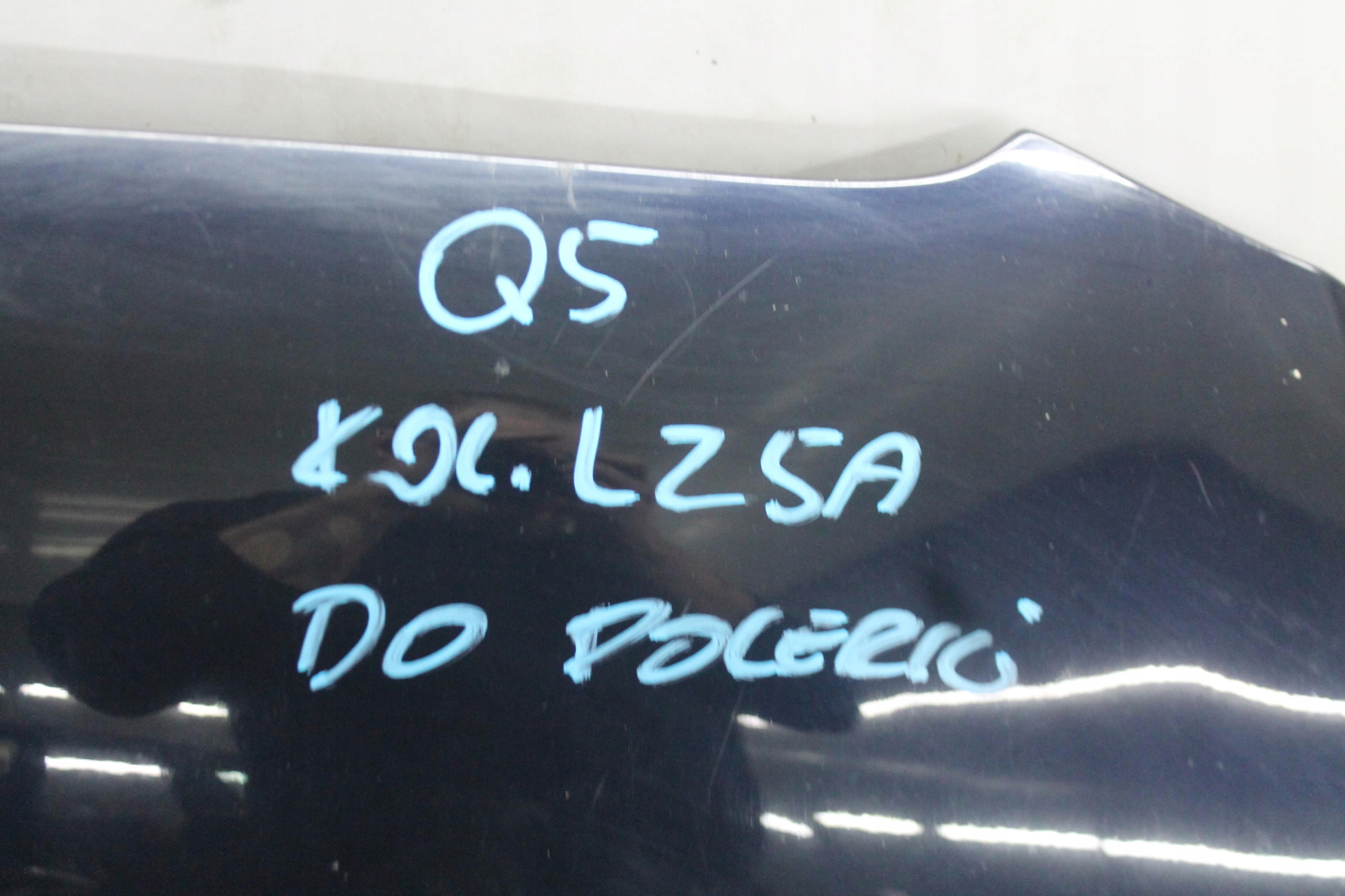 Capot AUDI Q5 8R des roues. LZ5A 08-12