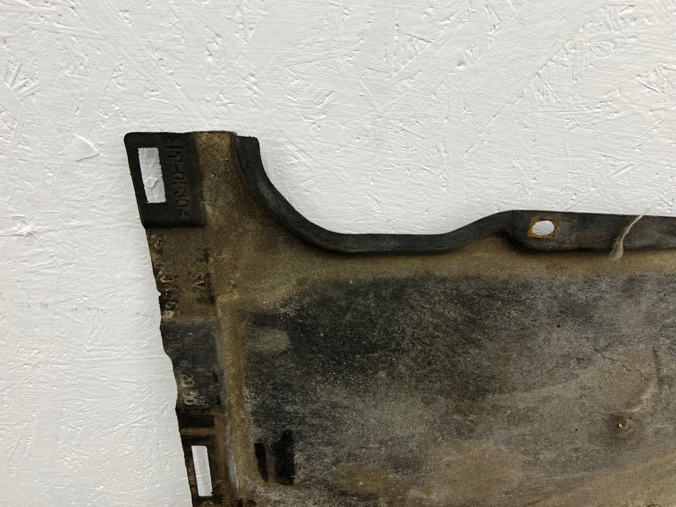 AUDI A7 4G Blende Abdeckung abdeckung Unterfahrschutz links 4G8825215C