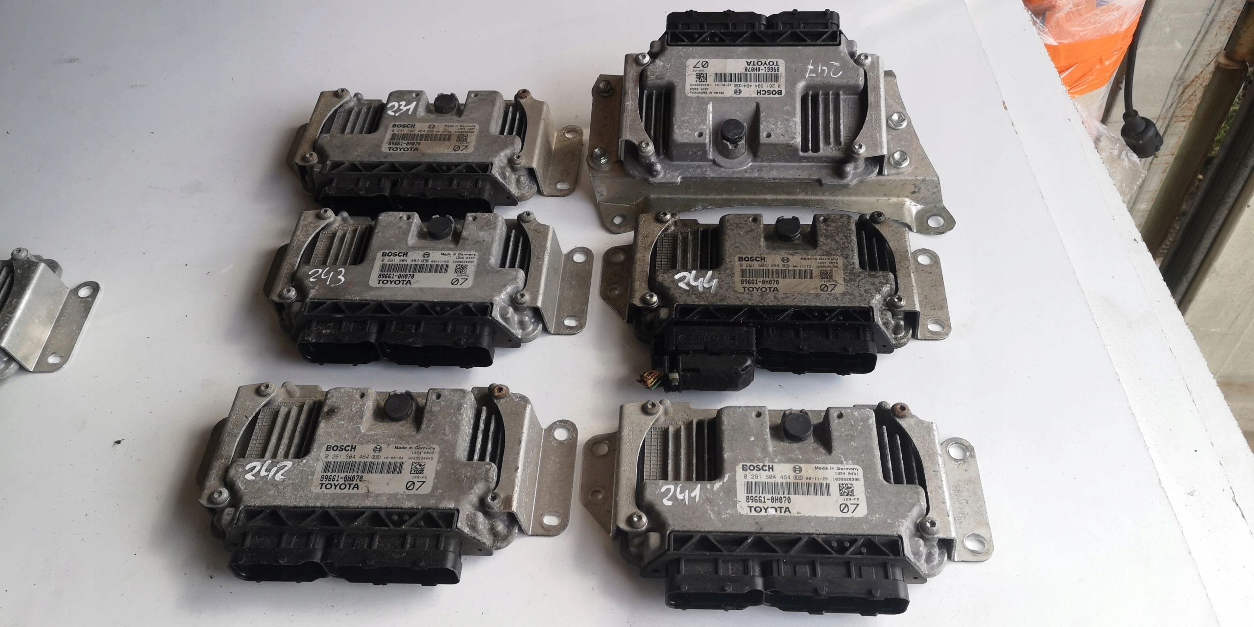 computer ECU TOYOTA 0261S04464 89661-0H070 1039S28