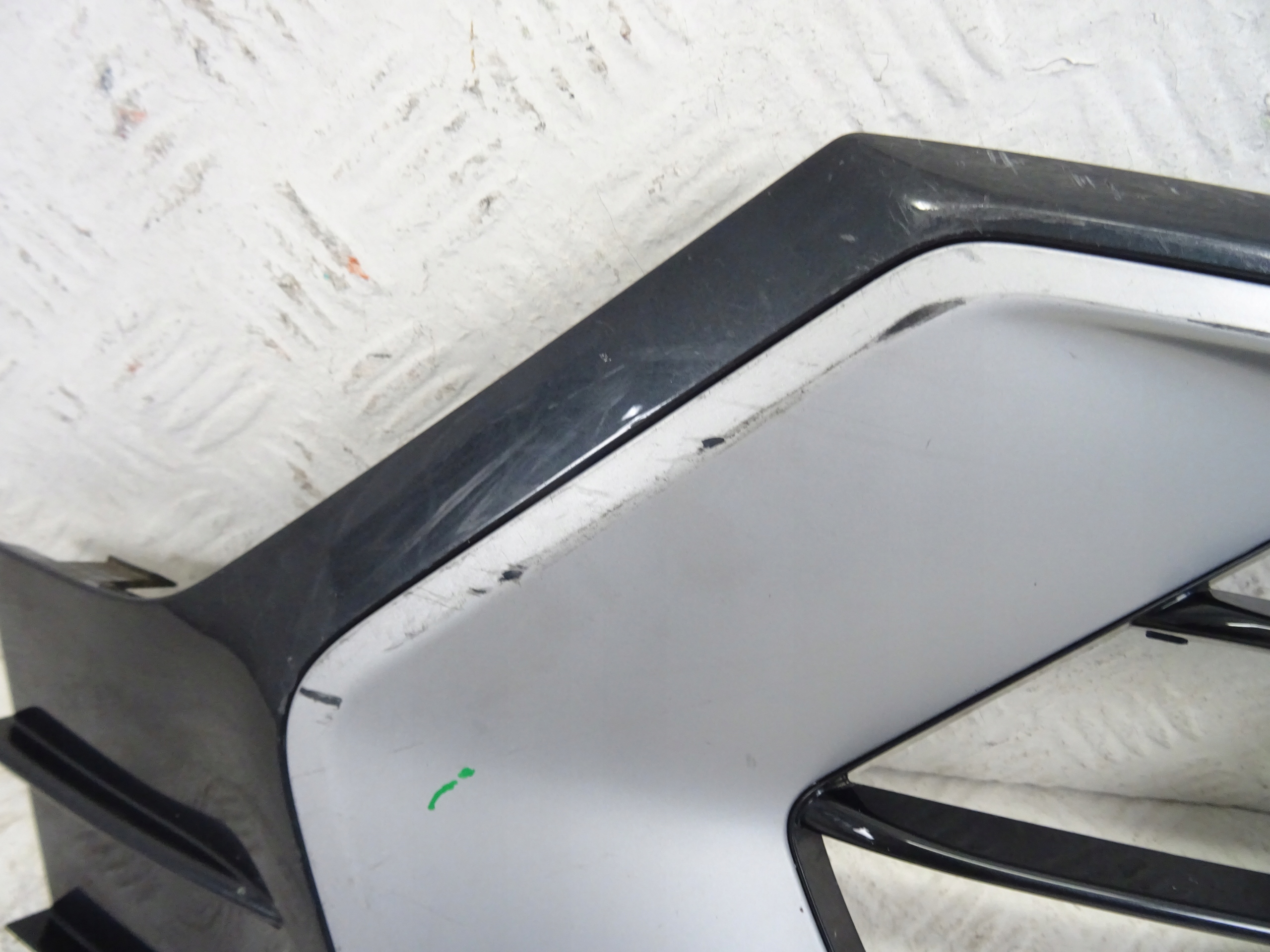 AUDI Q2 81A left grid of a bumper front front