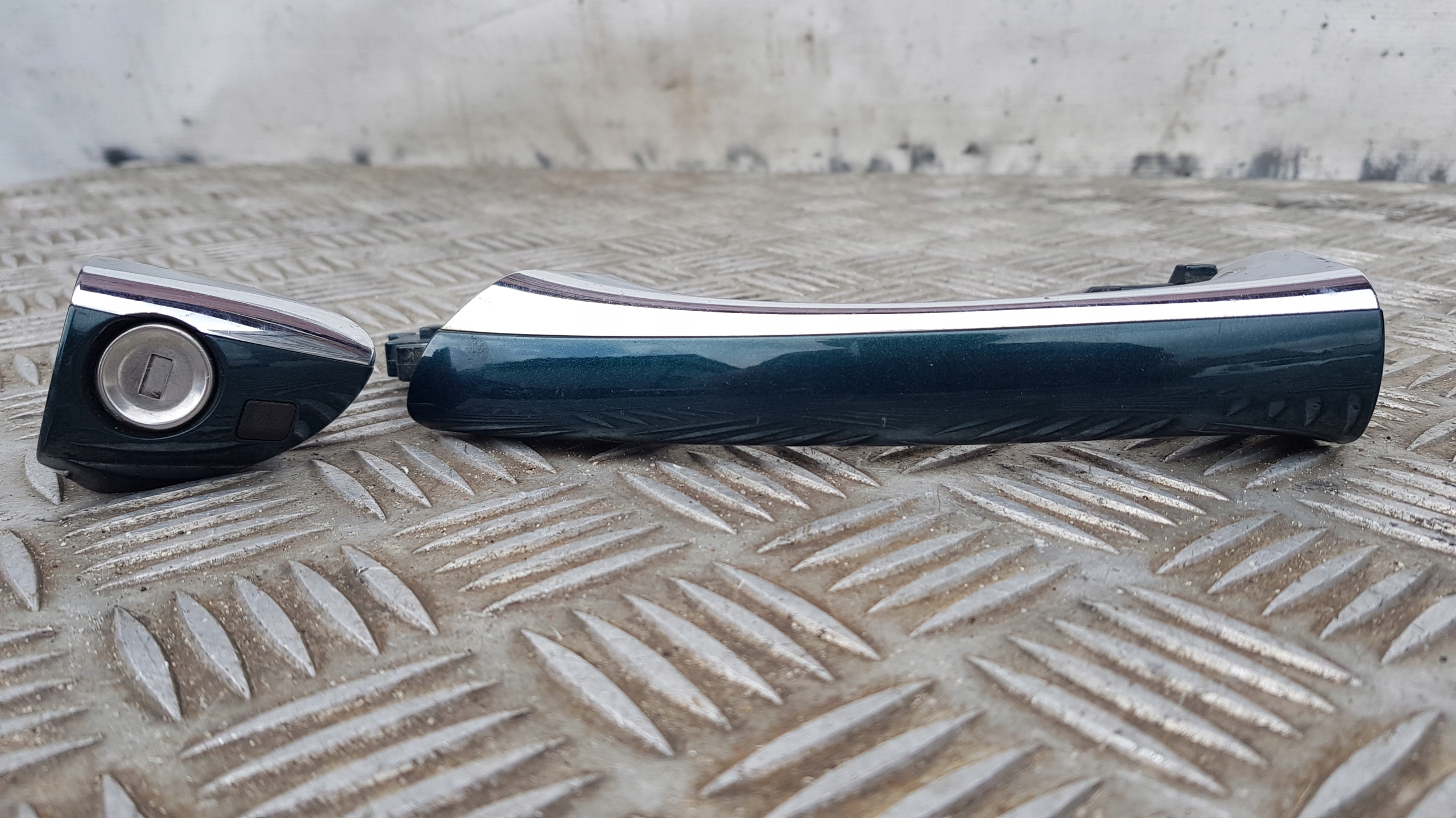 MERCEDES W210 handle lock cylinder of a lock left front