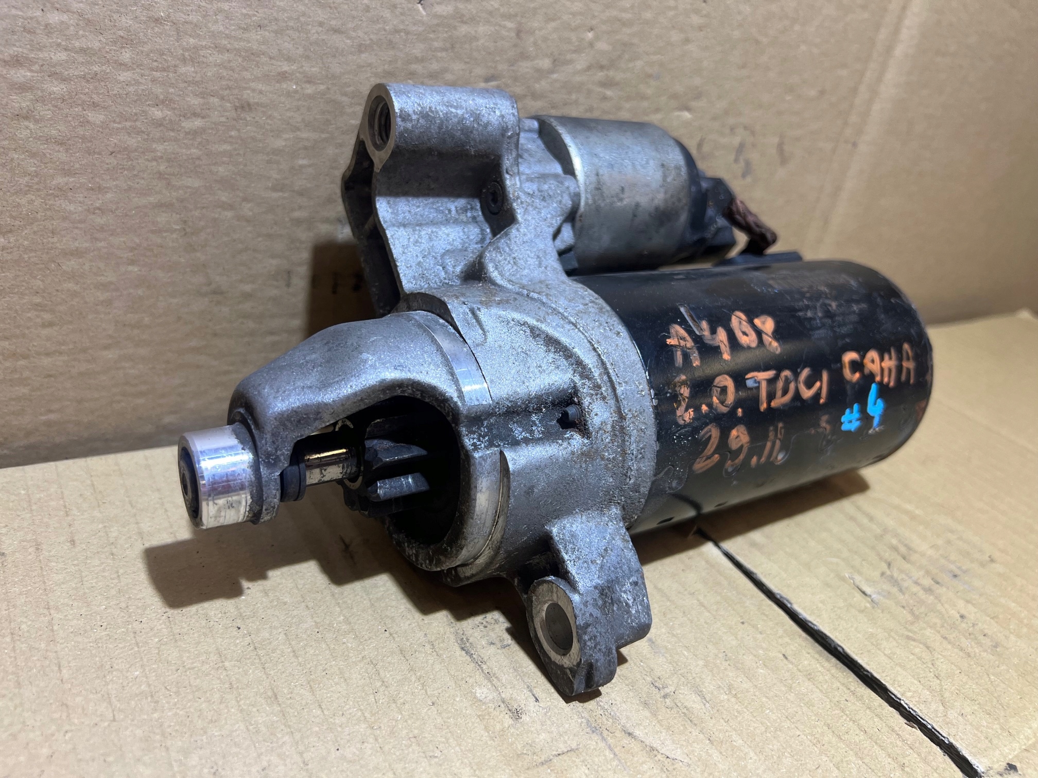 AUDI A4 B8 2.0 TDI önindító a motrot 03L911021E