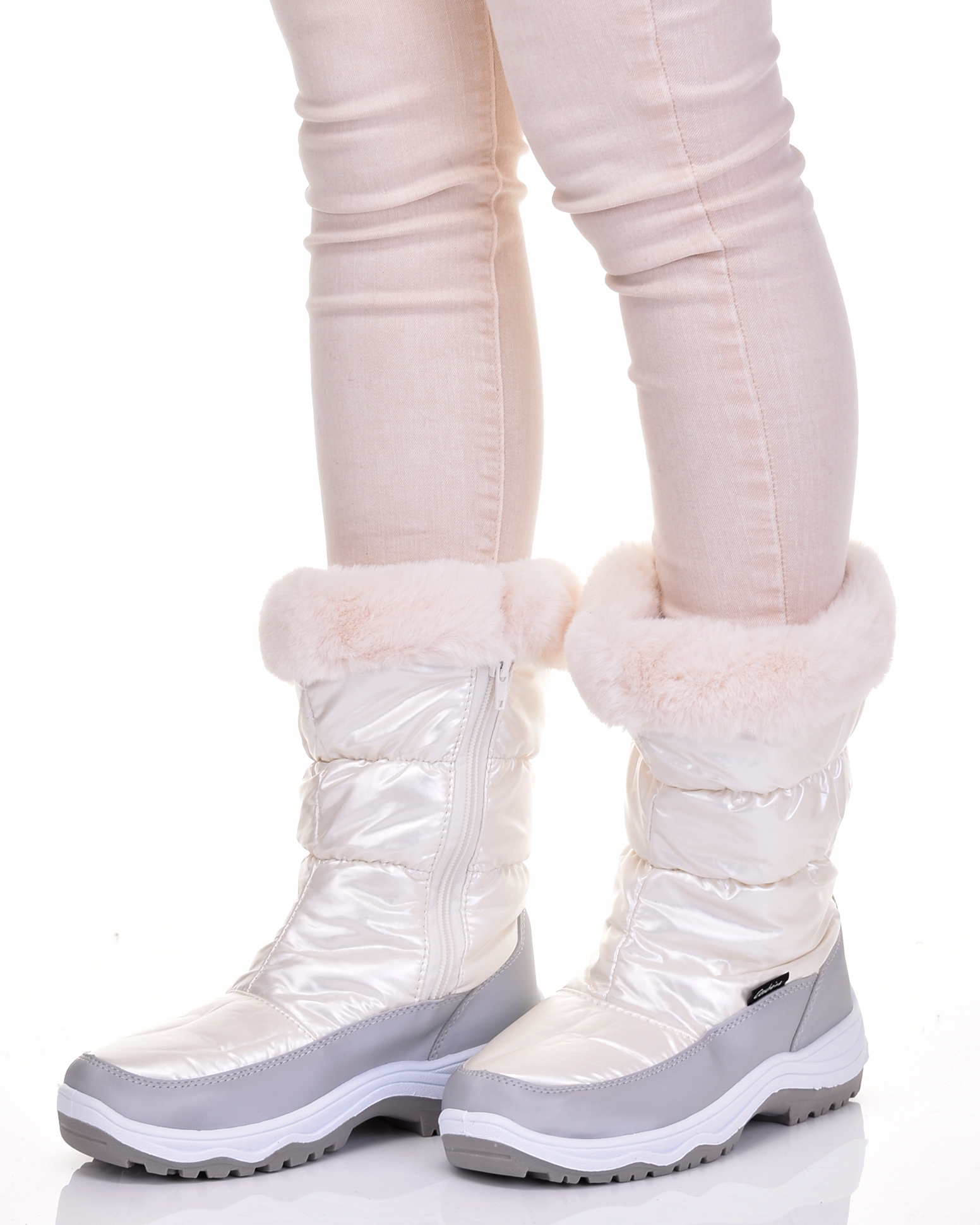 OCIEPLANE WYSOKIE ŚNIEGOWCE DAMSKIE BUTY ZIMOWE Z FUTERKIEM CIEPŁE BIAŁE Długość wkładki 26.5 cm