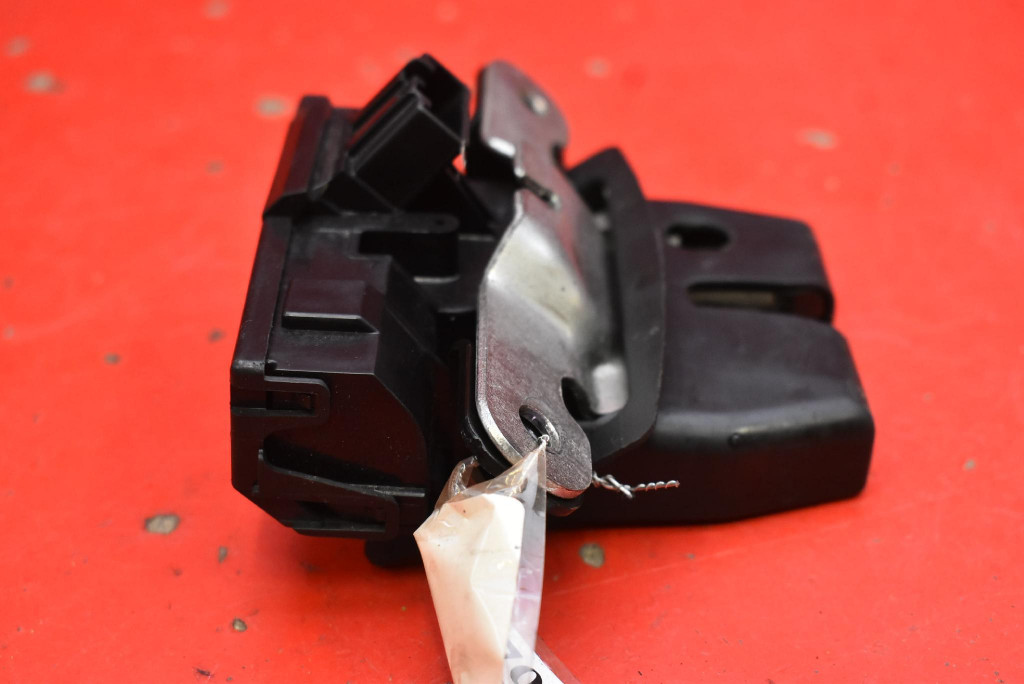 lock bonnet rear part boot 8M51-A442A66-A FORD B-MAX 12-18