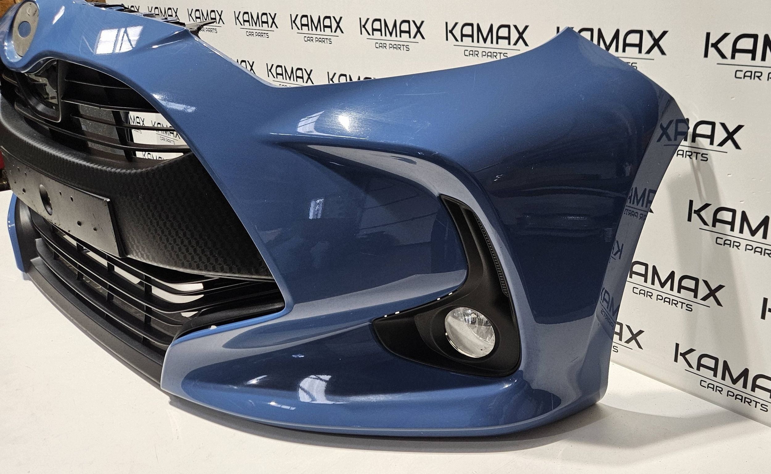 frontstoßstange vorne Toyota Yaris XP210 52119K0050