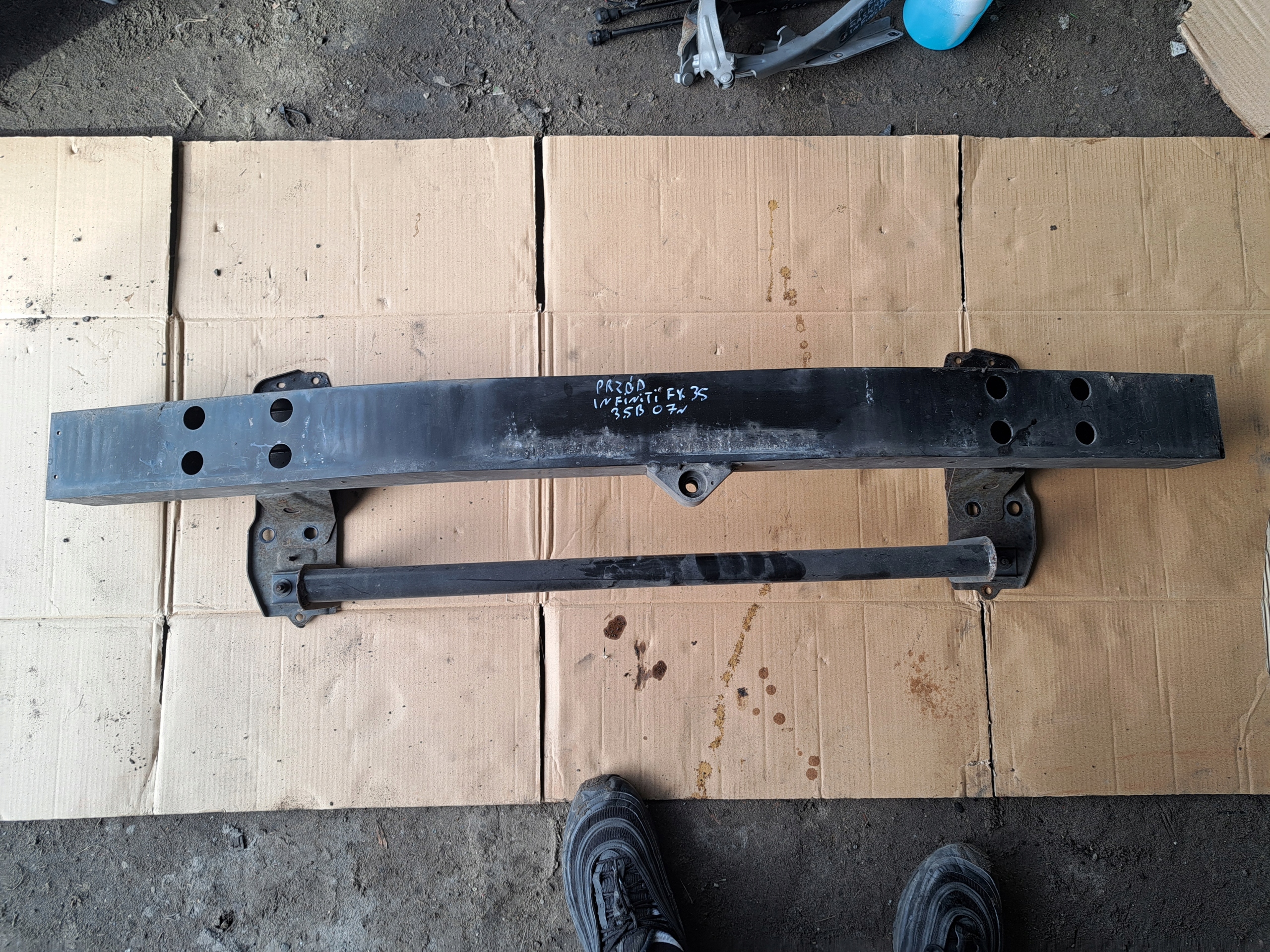sider pillar of a bumper front INFINITI FX35 FX45