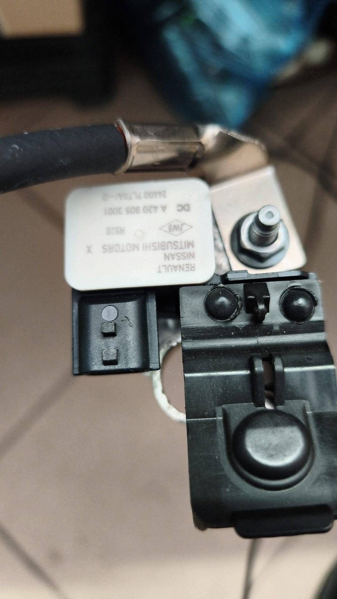batteriemanagement sensor Dacia Bigster R1310 +gaz 240807701R