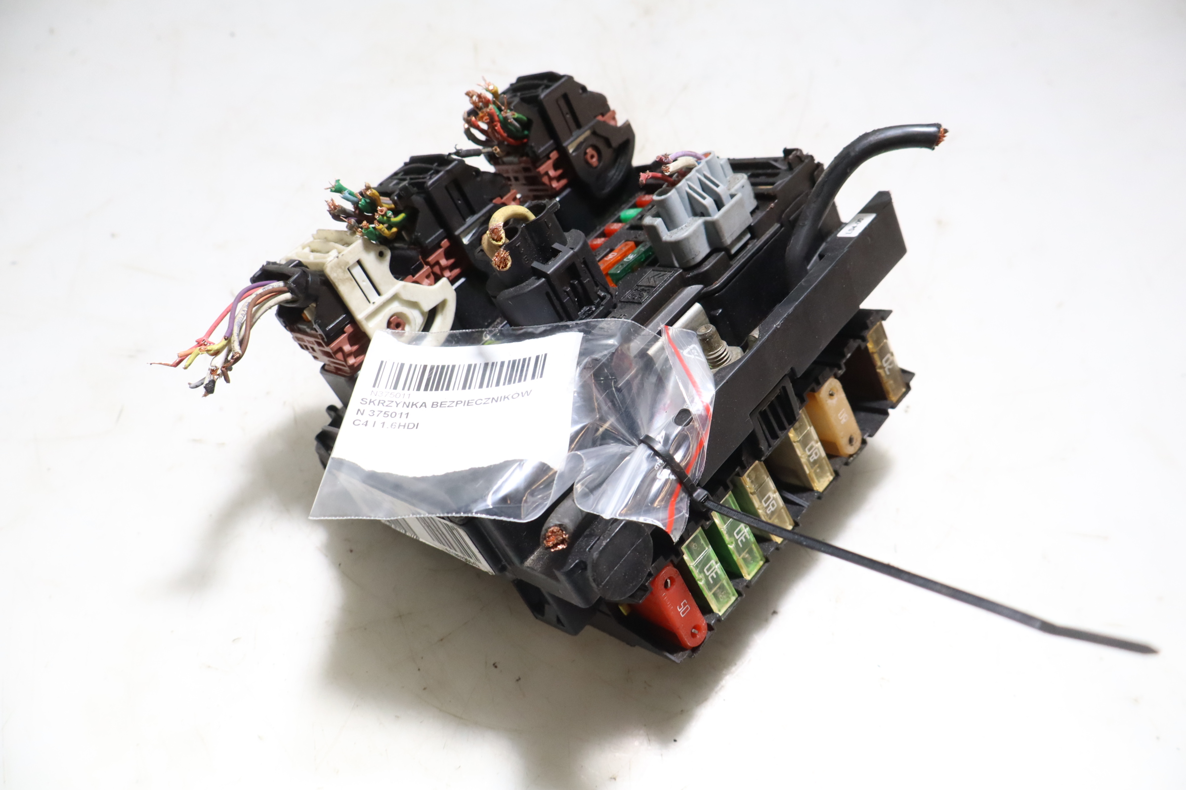 SKRZYNKA BEZPIECZNIKÓW CITROEN C4 I 1.6HDI