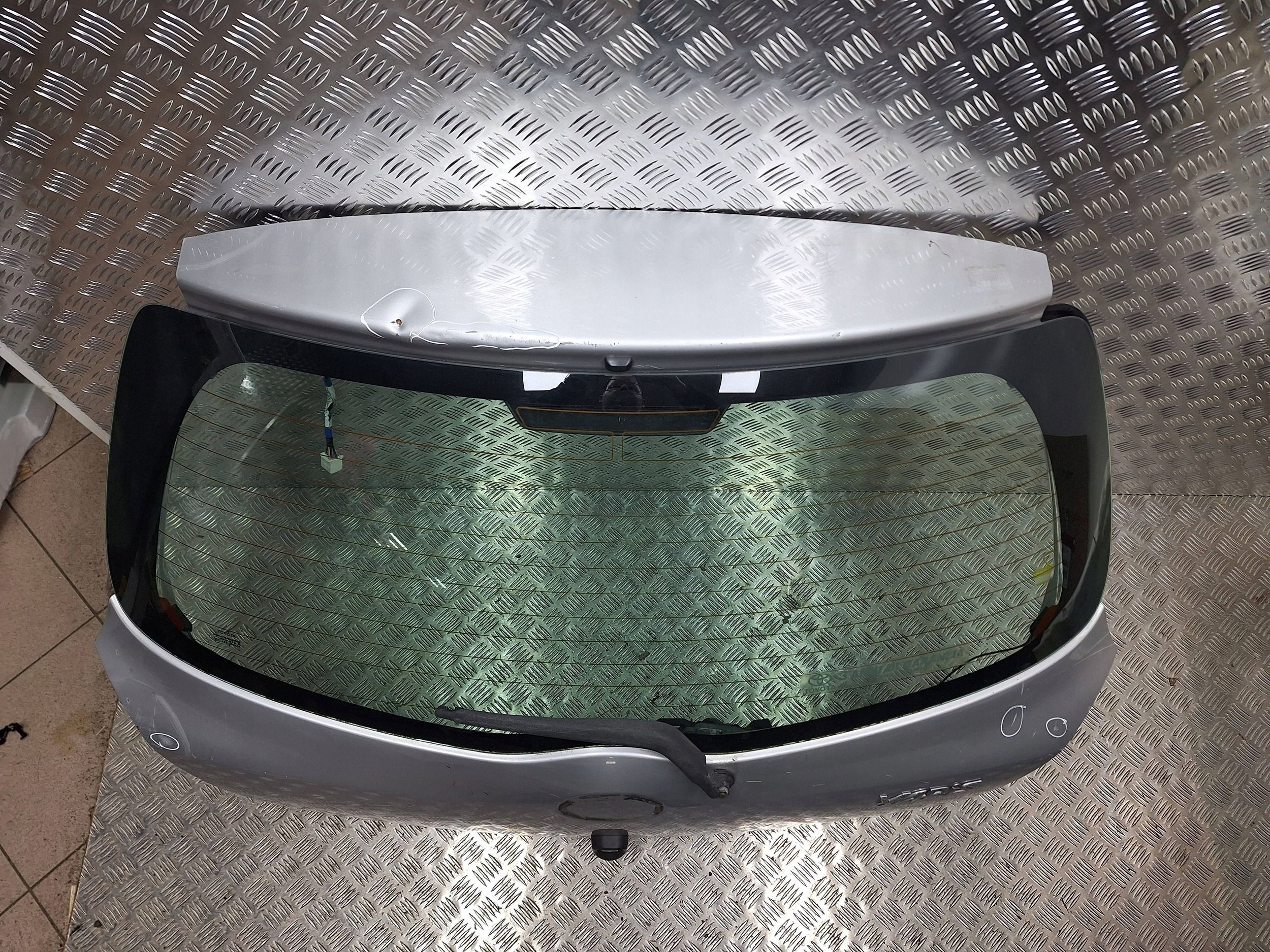 trunk door TOYOTA YARIS II 06-11