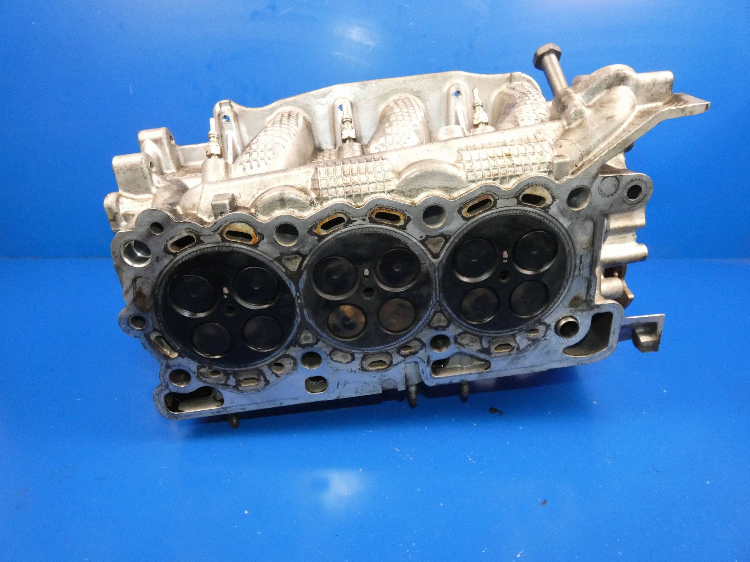 LAND ROVER DISCOVERY IV RANGE SPORT JAGUAR 3.0 D 306DT head. of a cam