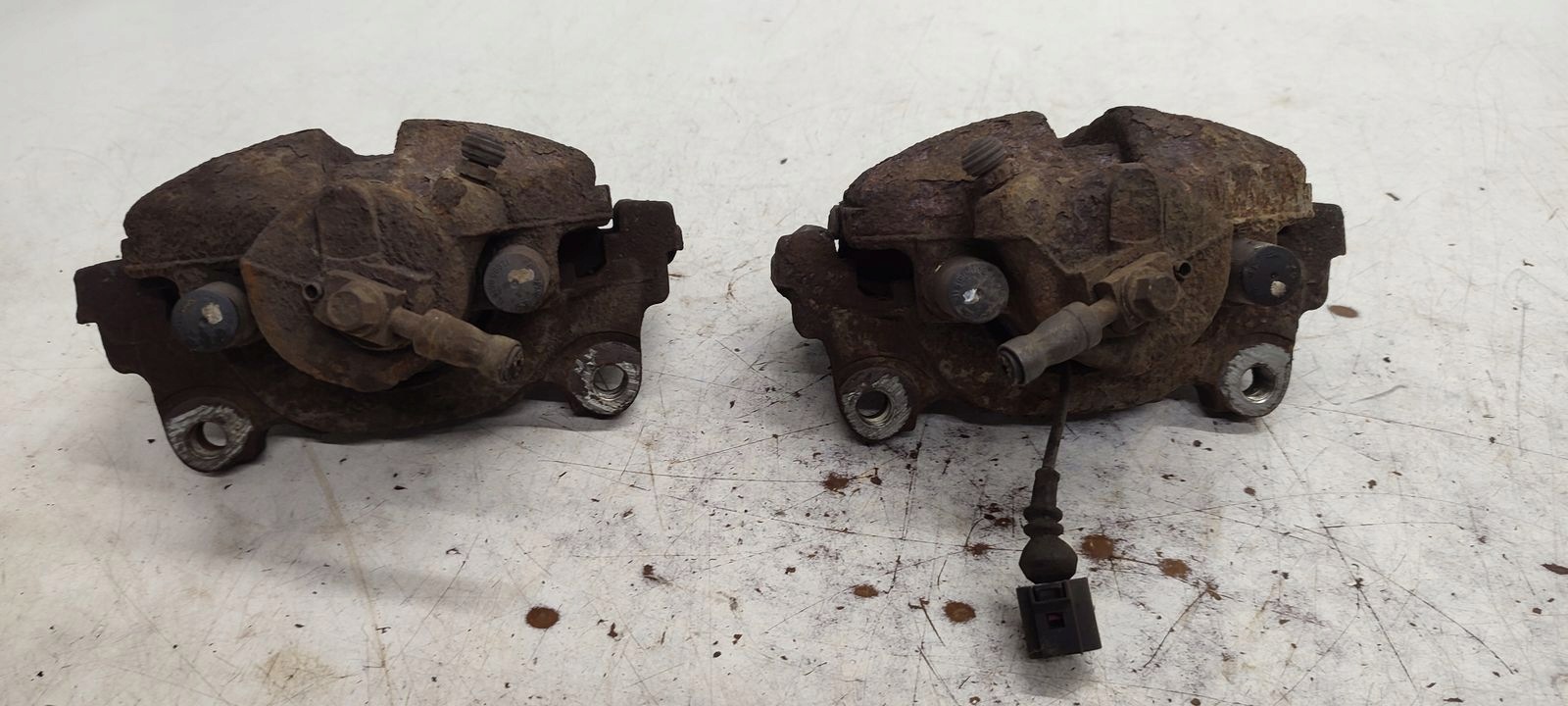 caliper front front right left VW Golf plus 1,4 TSI