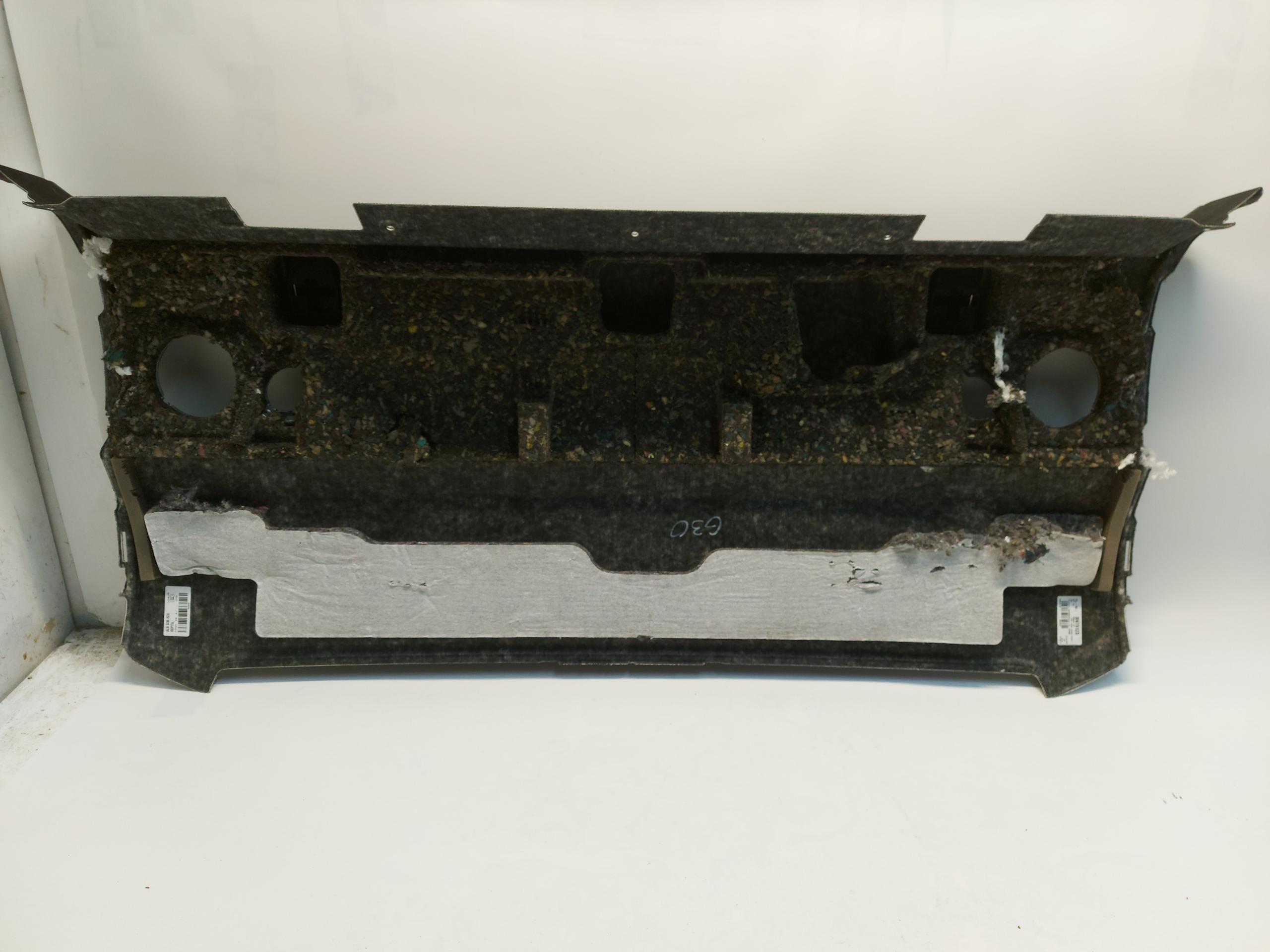 BMW G30 530e plato rear 8065031