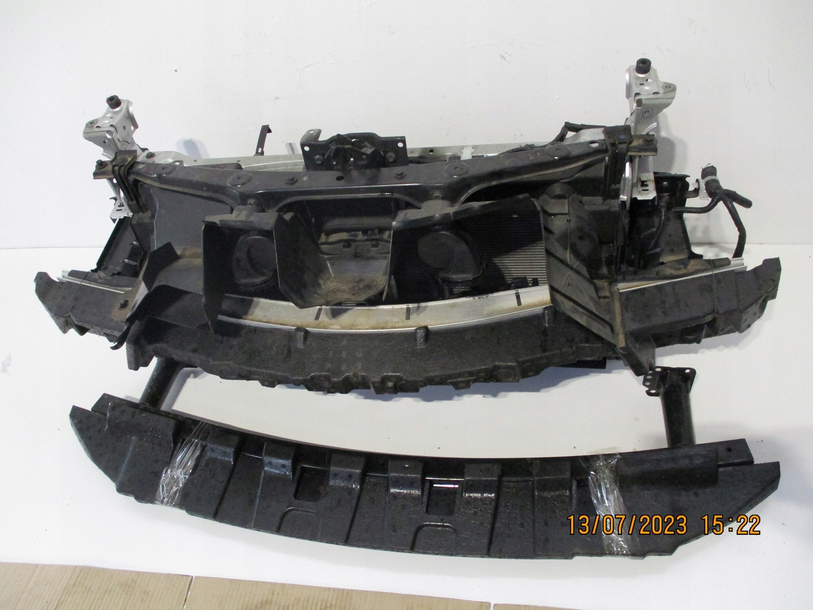 CHŁODNICE PAS PRZEDNI LEXUS UX 1,8H