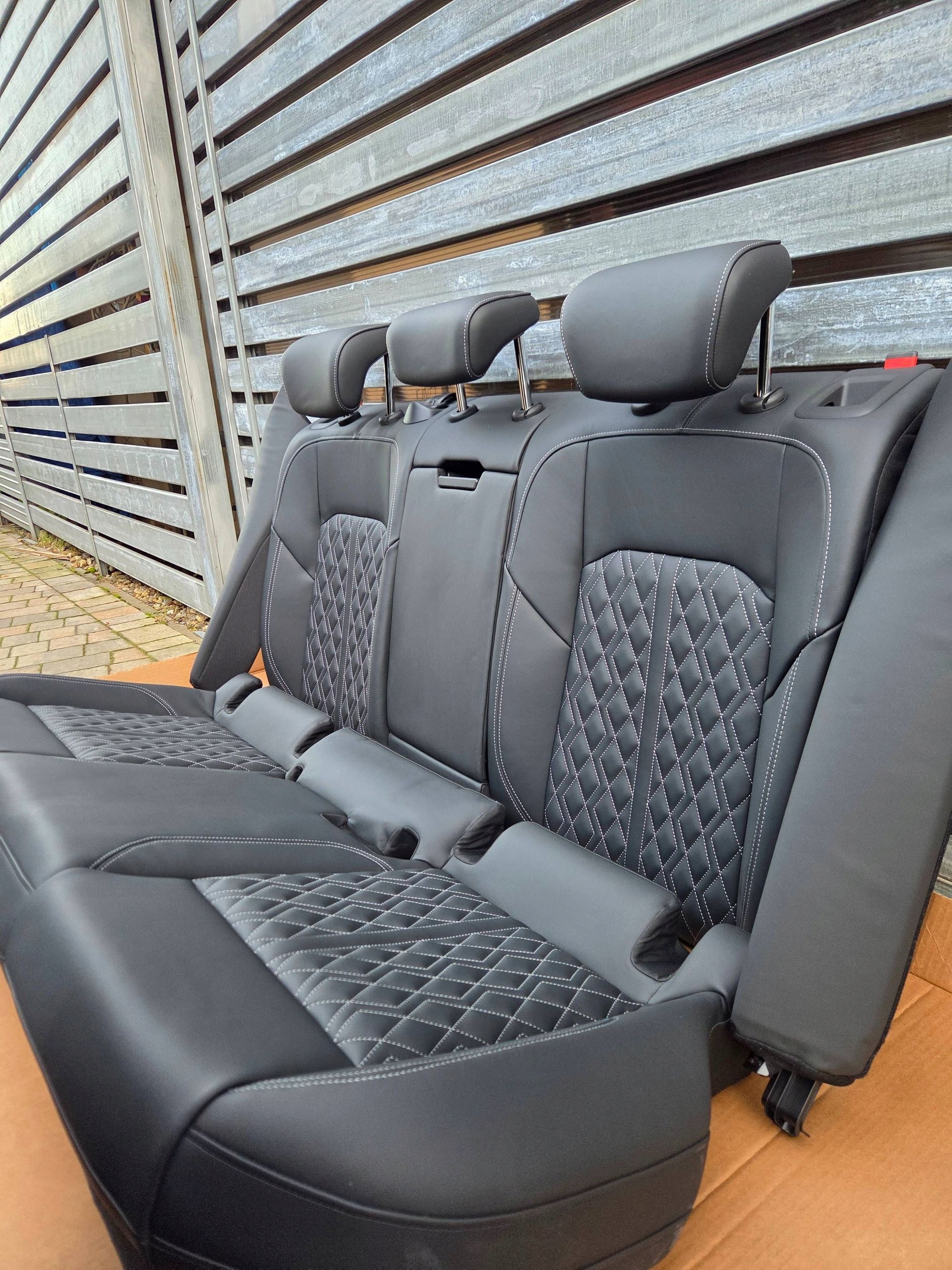 Audi Q8 E-TRON SPORTBACK s 4KE бочки подлокотник кожа