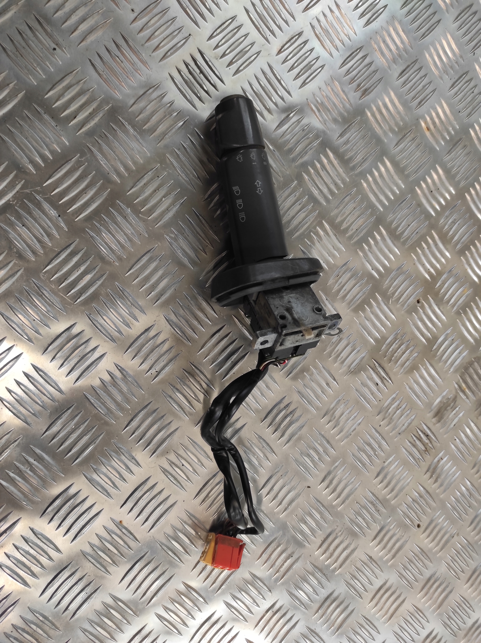 MANETKA DEVIO TERGICRISTALLO TERGI indicatori di direzione luci VALEO 81.25509.0123